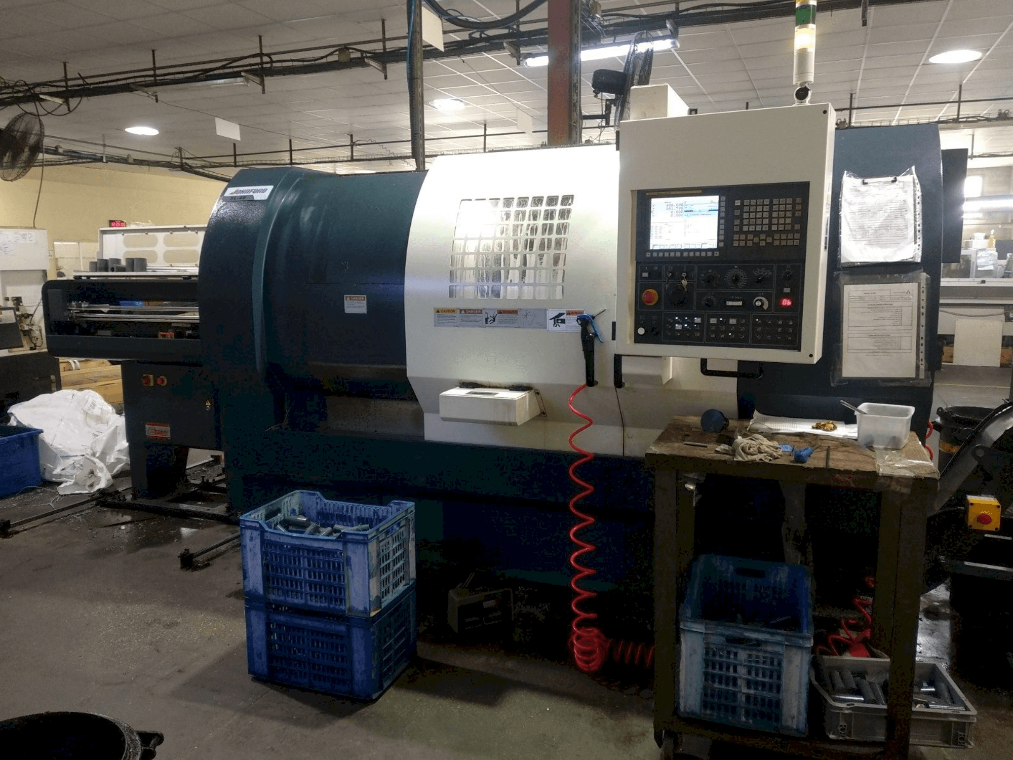 A Johnford SL-40 gép elölnézete