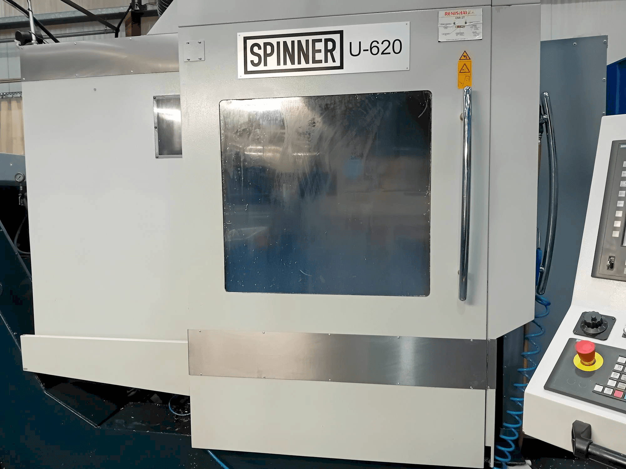 A SPINNER U5-620 gép elölnézete