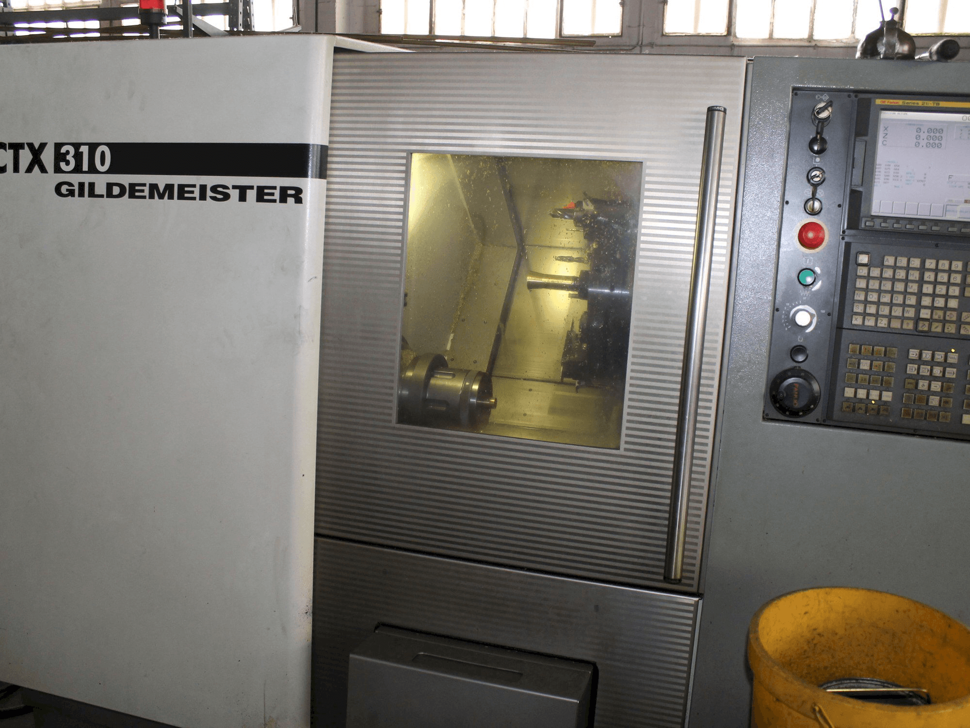 A Gildemeister CTX - 310 gép elölnézete