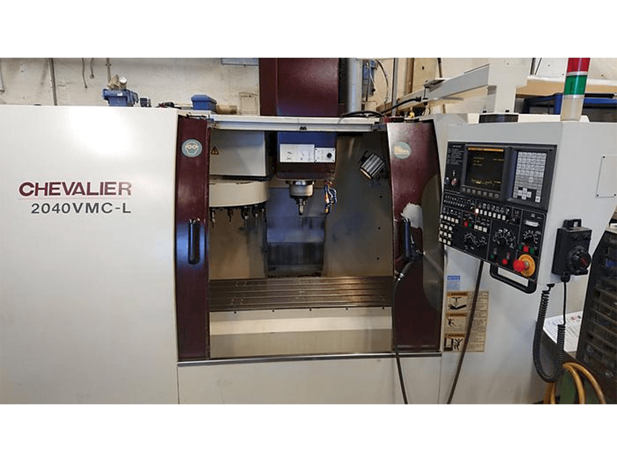 A Chevalier 2040 VMC-L gép elölnézete