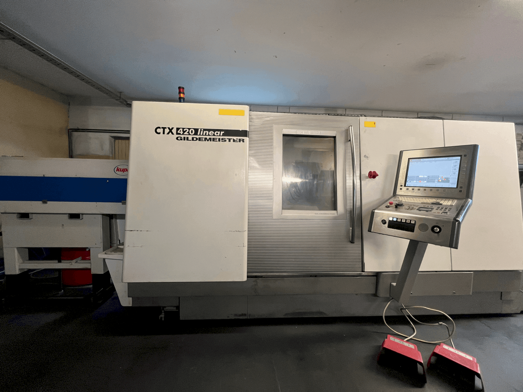 A Gildemeister CTX 420 linear gép elölnézete