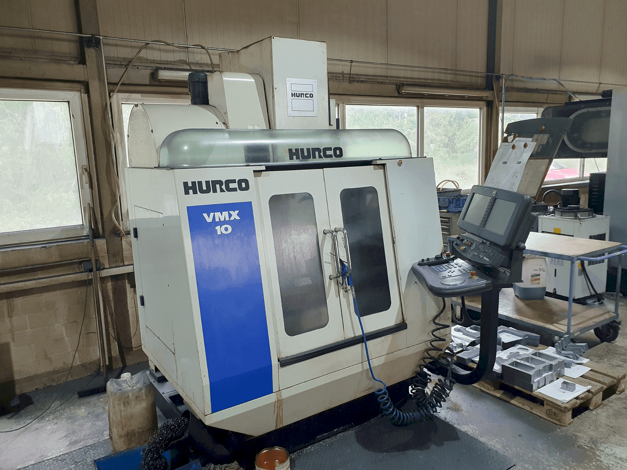 A Hurco VMX10 (2011) gép elölnézete