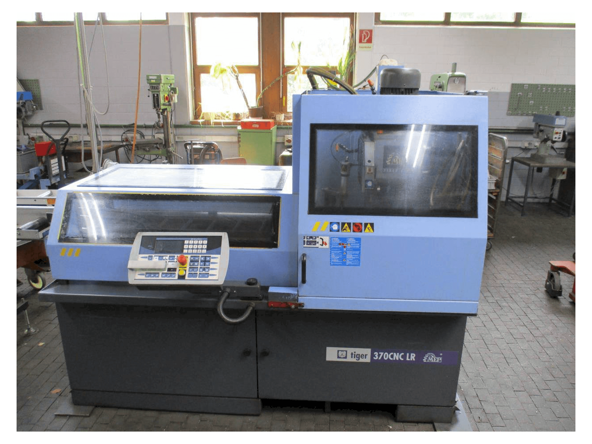 A MEP TIGER 370 CNC - LR gép elölnézete