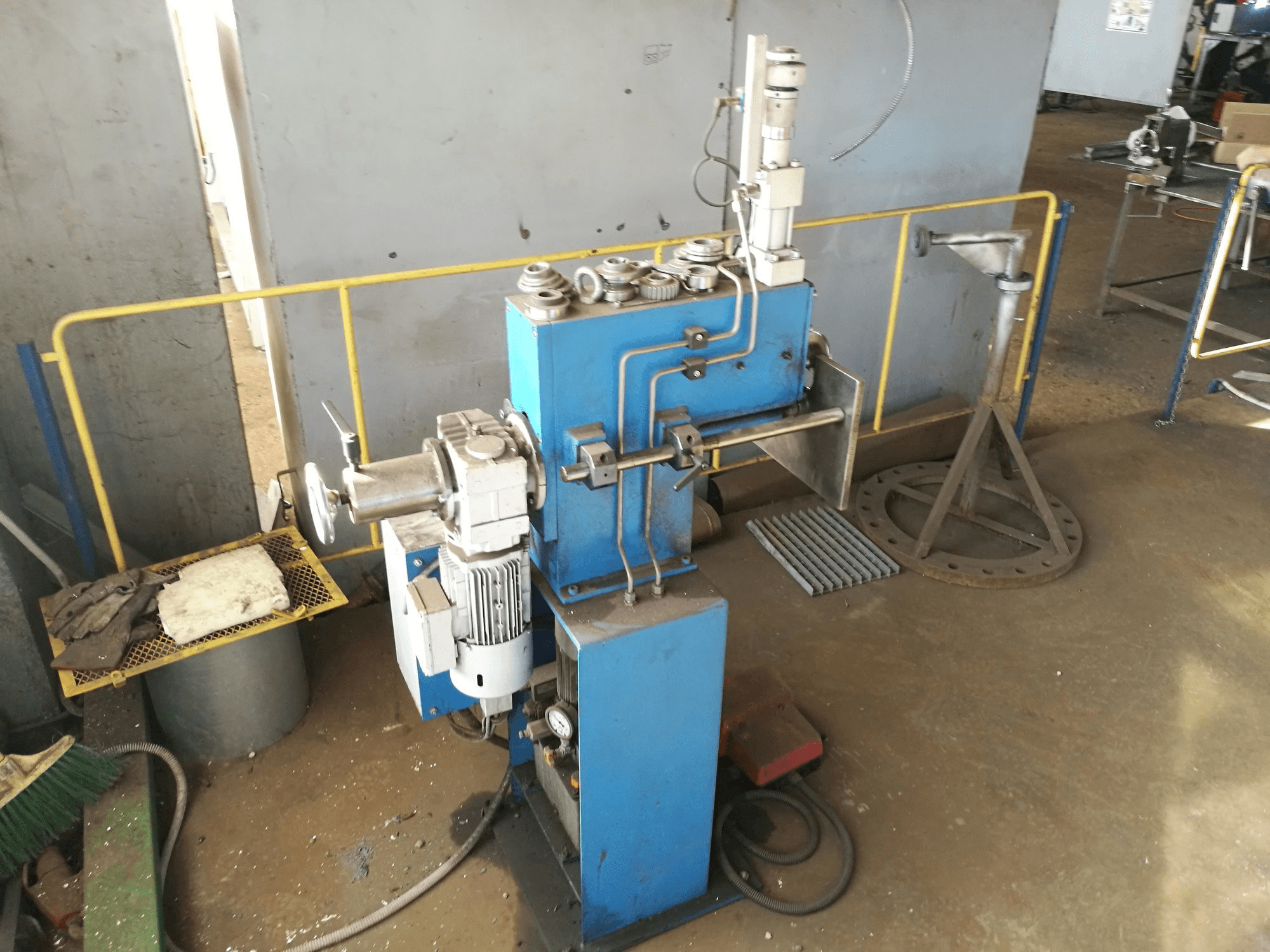 A SPIRO SME 63 gép elölnézete