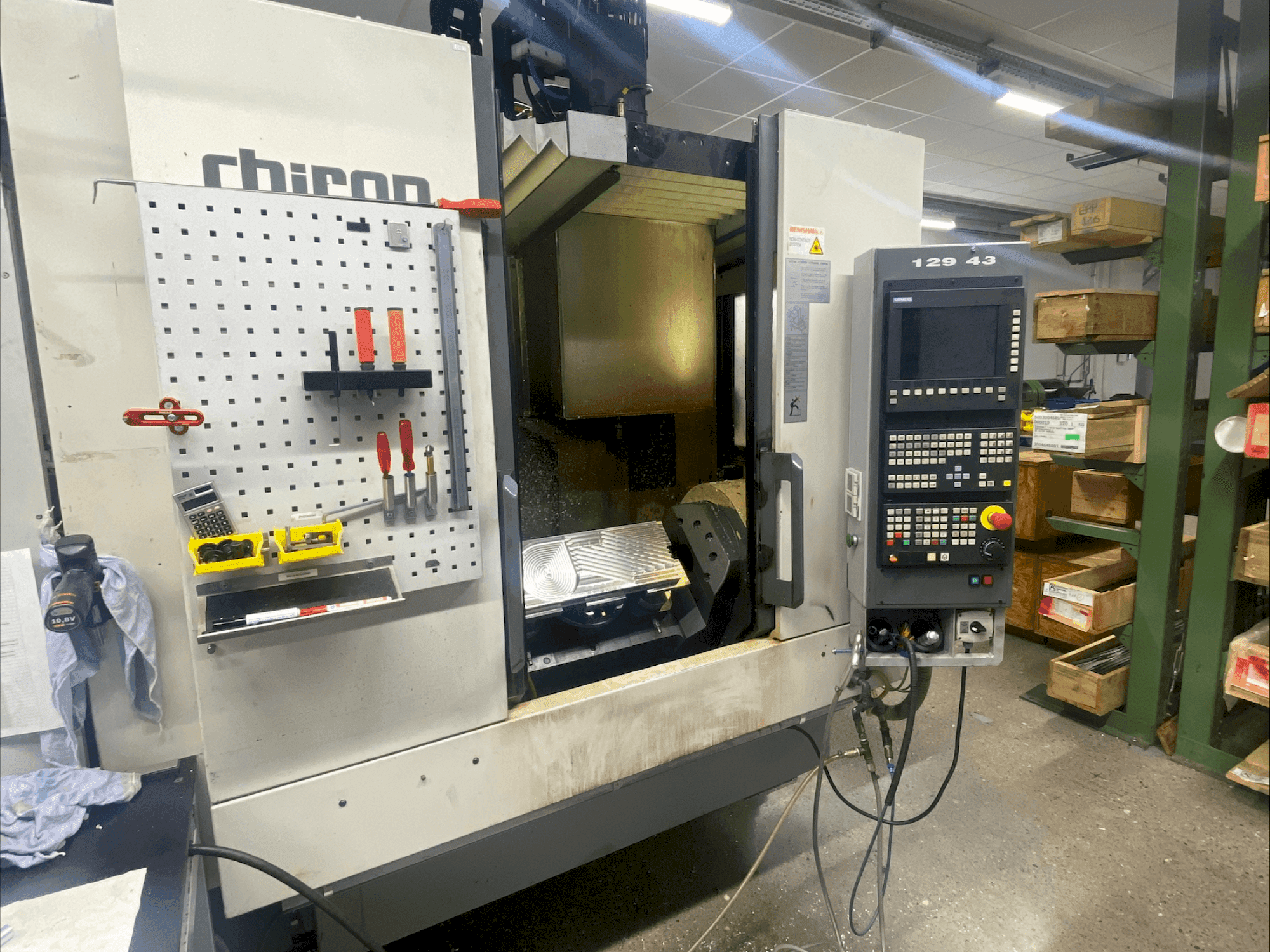 A CHIRON FZ 15K S gép elölnézete