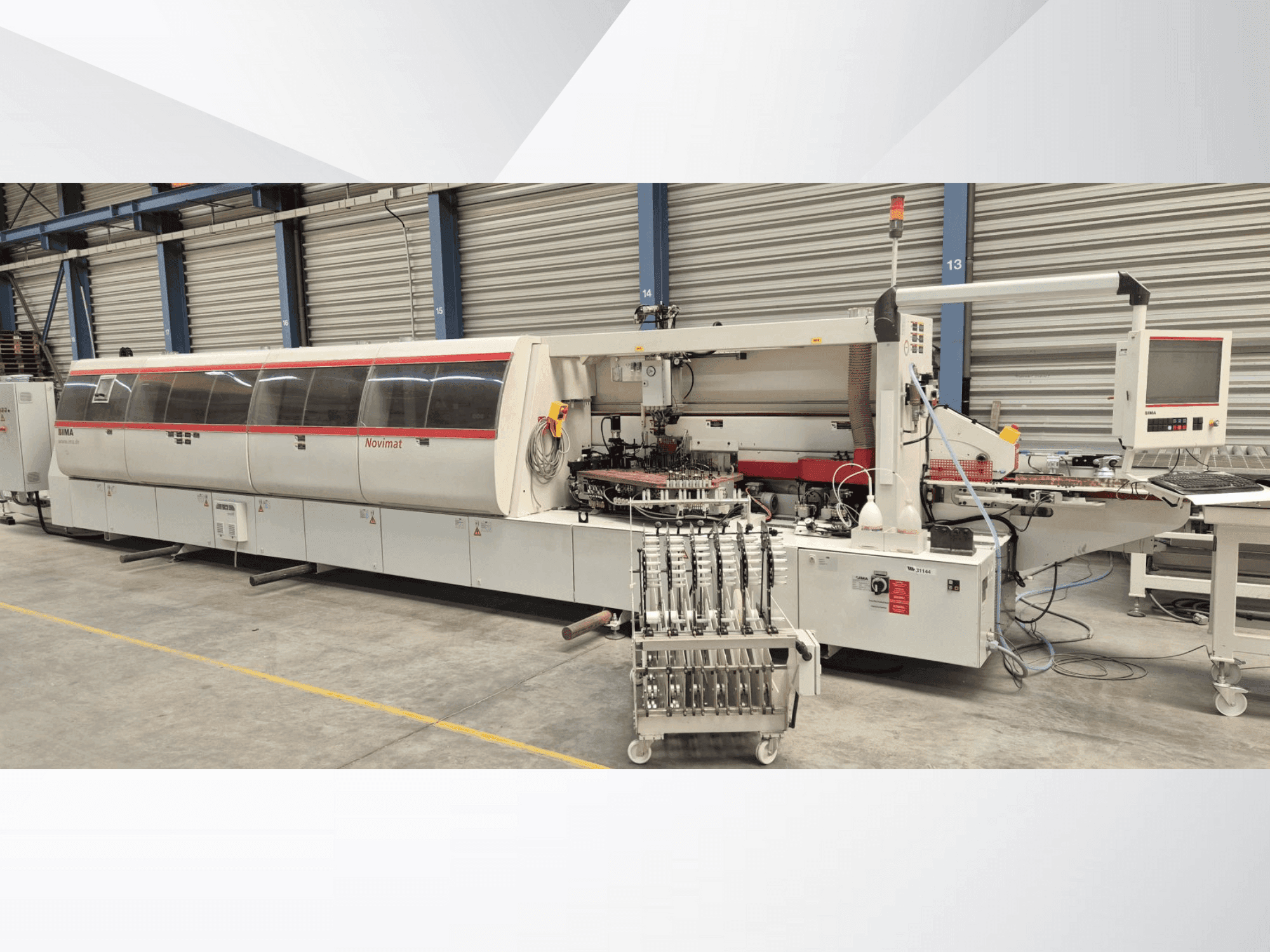 A IMA Novimat Concept / I / G80 / 440 / R3 gép elölnézete