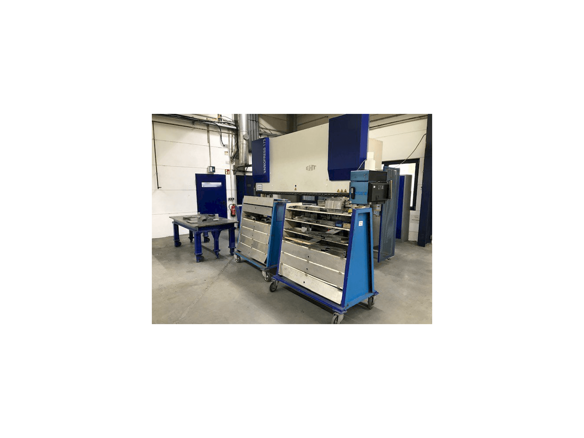 A EHT VARIOPRESS 175-4050 gép elölnézete