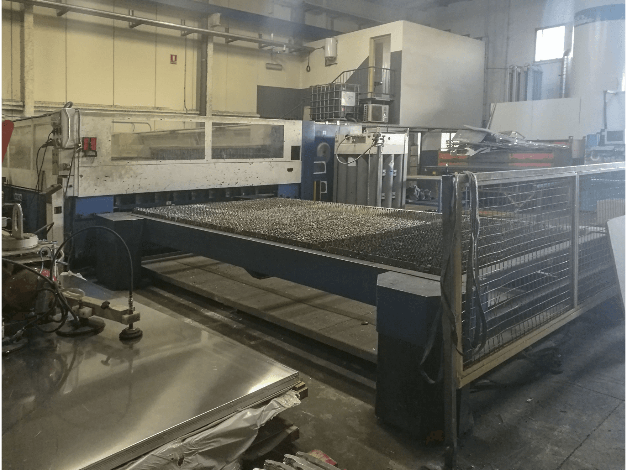 A Trumpf Trumatic L4030 gép bal oldali nézete
