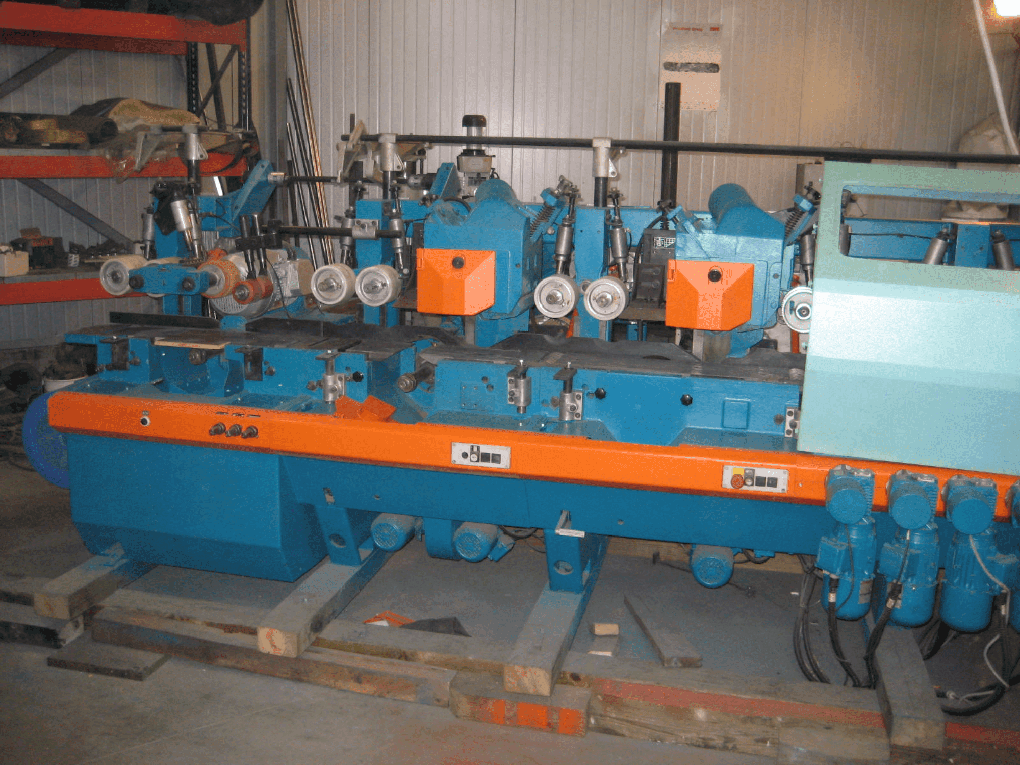 A WEINIG / DIMTER U23 gép elölnézete