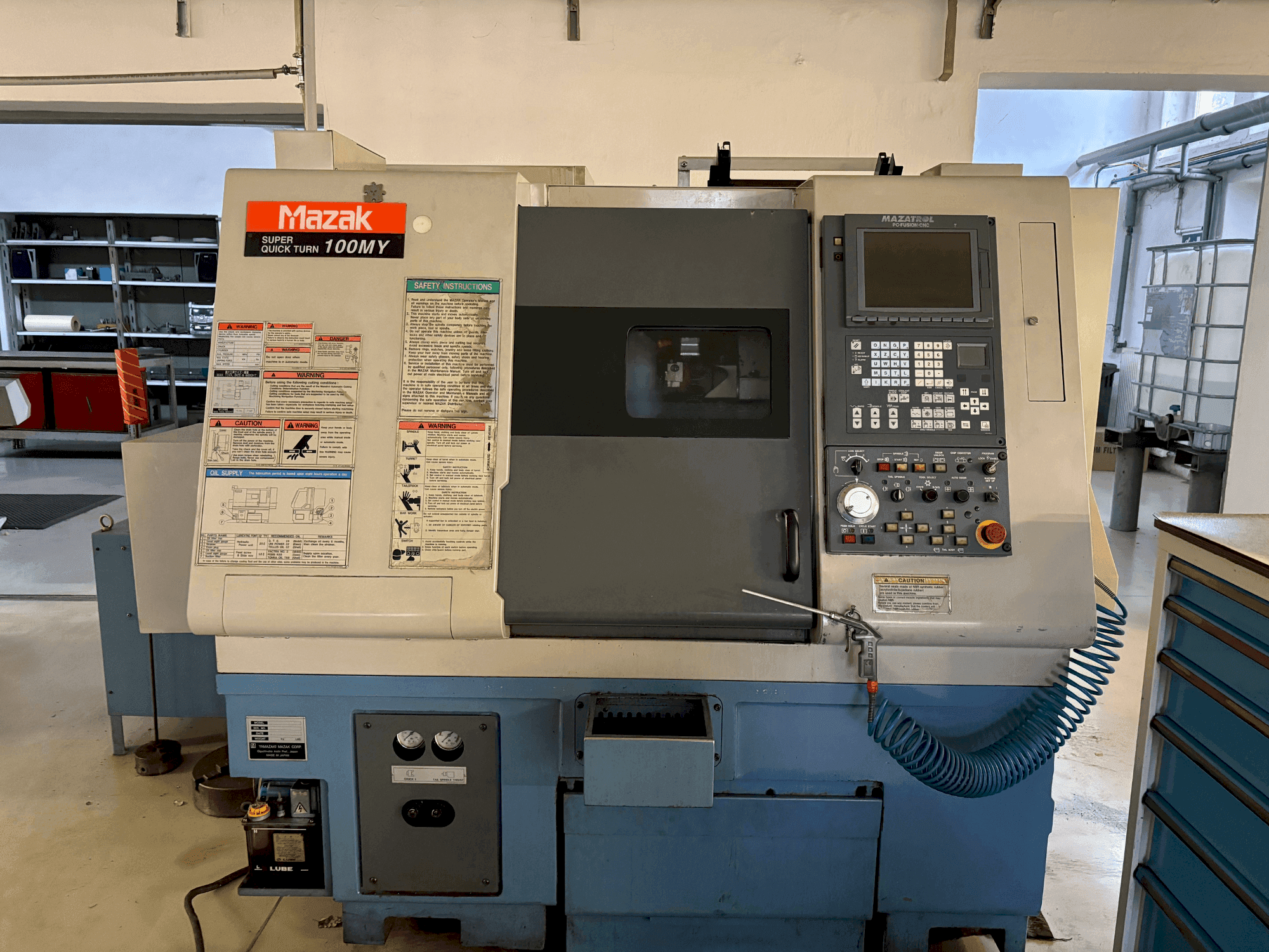 A Mazak Super Quick Turn 100 MY gép elölnézete