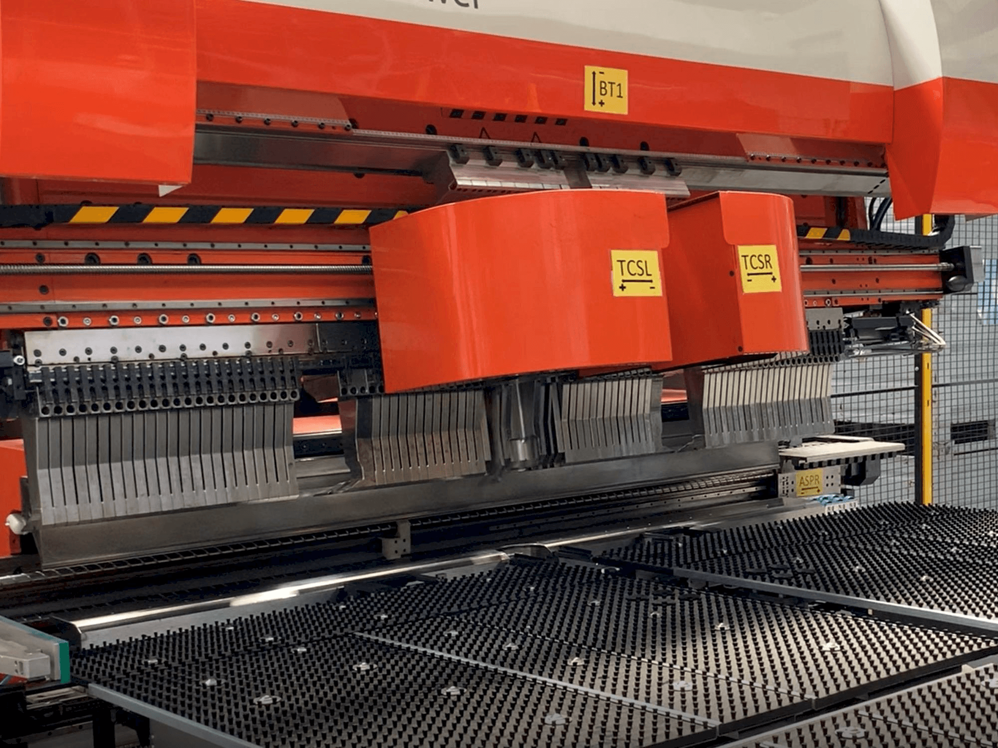 A Prima Power PSBB gép elölnézete