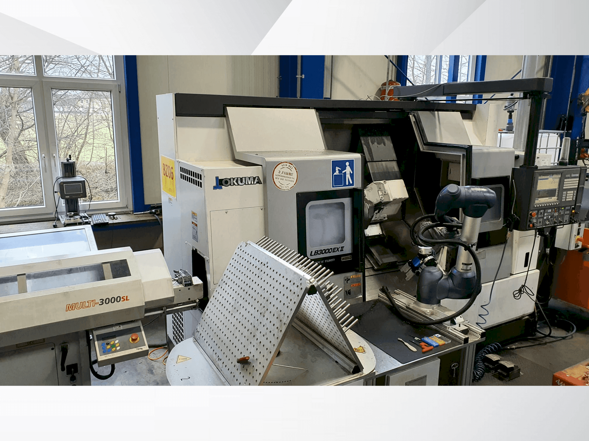 A Okuma LB3000 EX II gép elölnézete