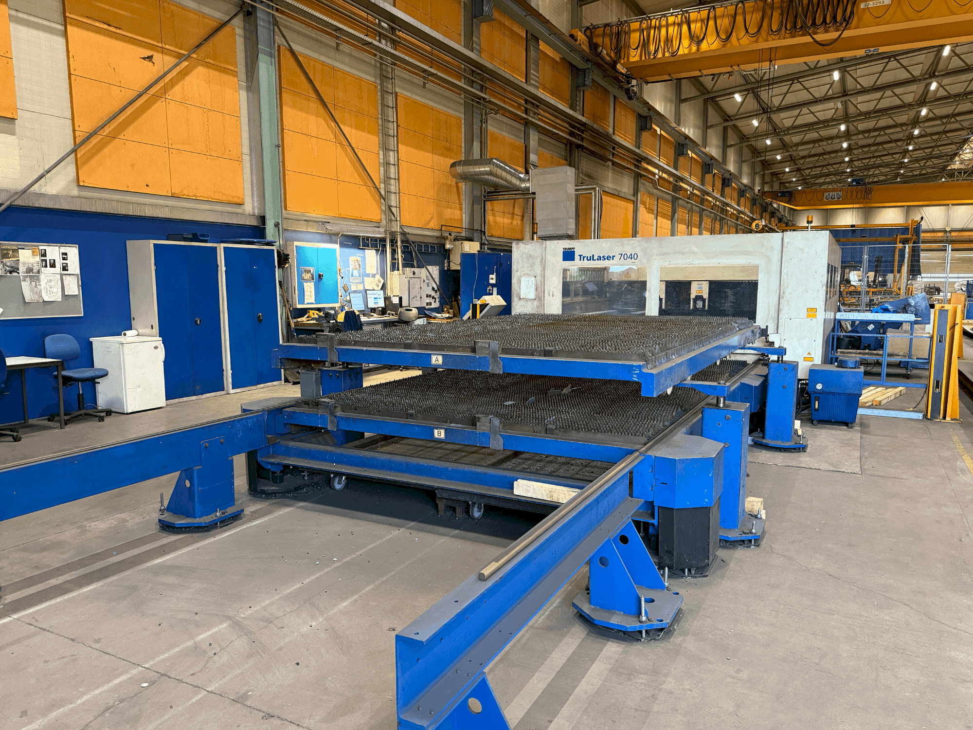 A TRUMPF Trulaser 7040 gép elölnézete