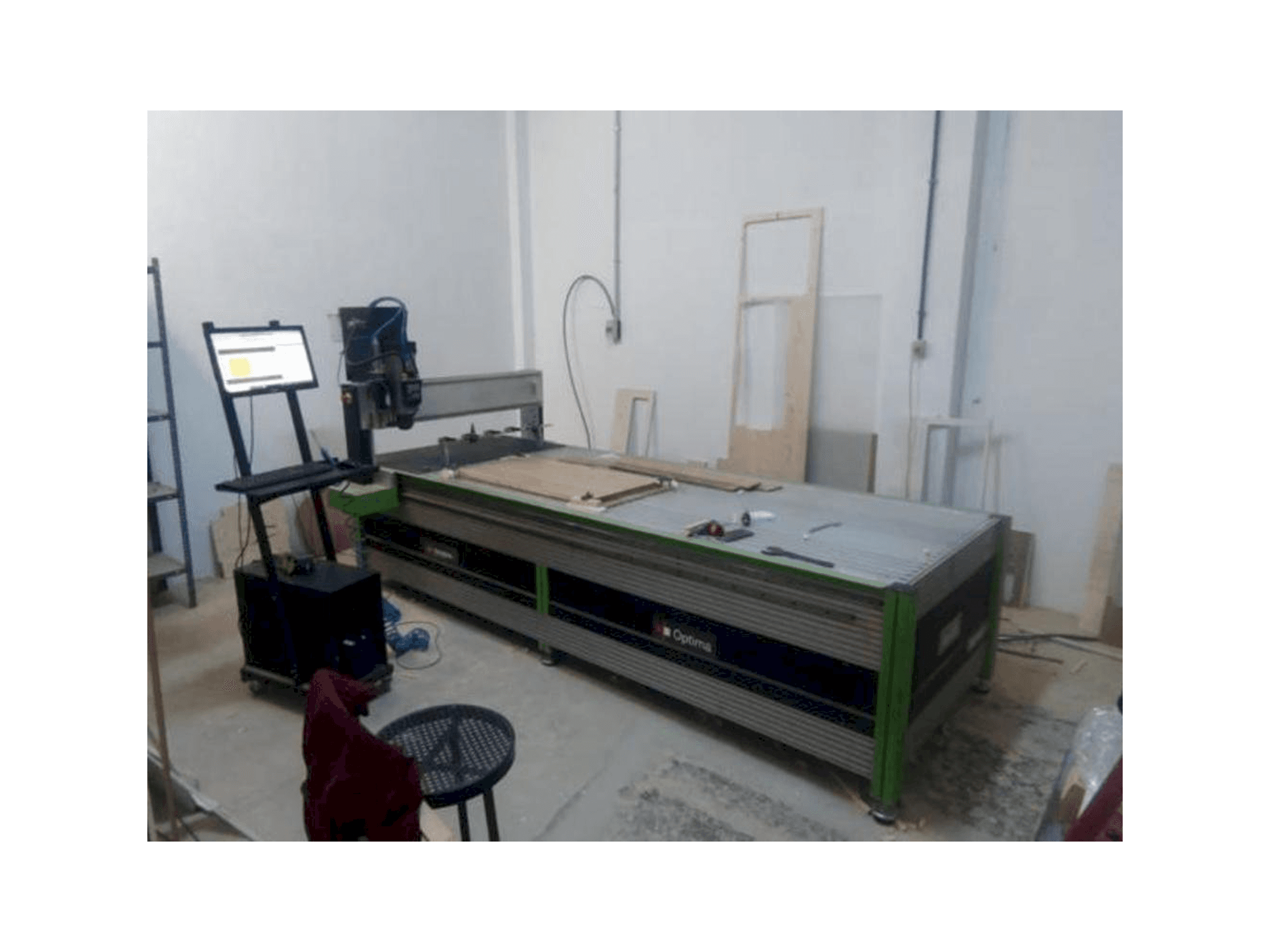 A OPTIMA 2510 gép elölnézete