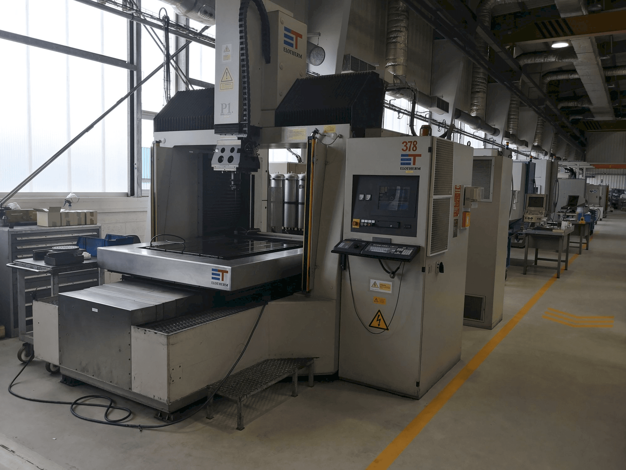 A ELOTHERM ELBOMAT P1 gép elölnézete