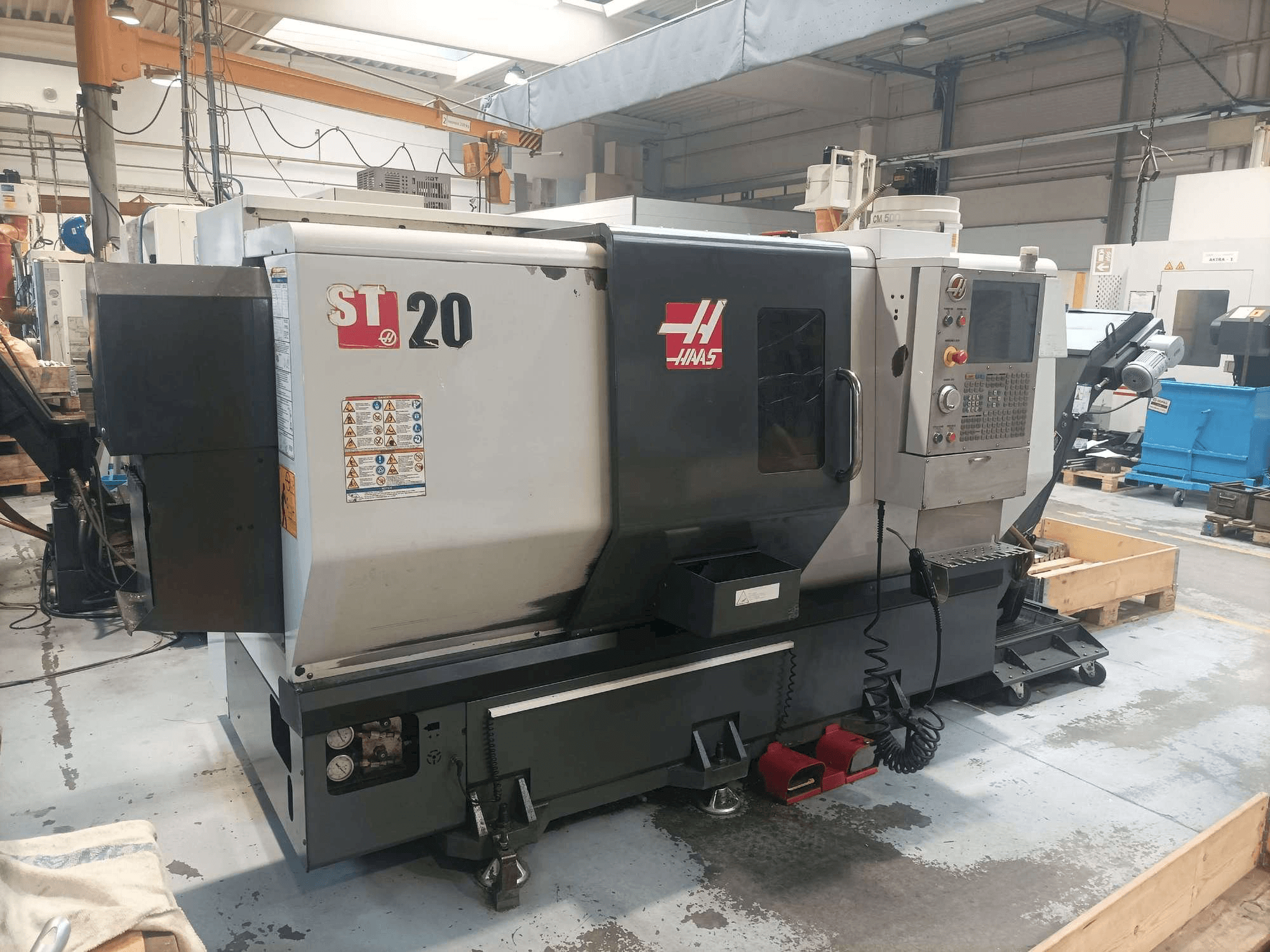 A HAAS ST-20SSY gép elölnézete