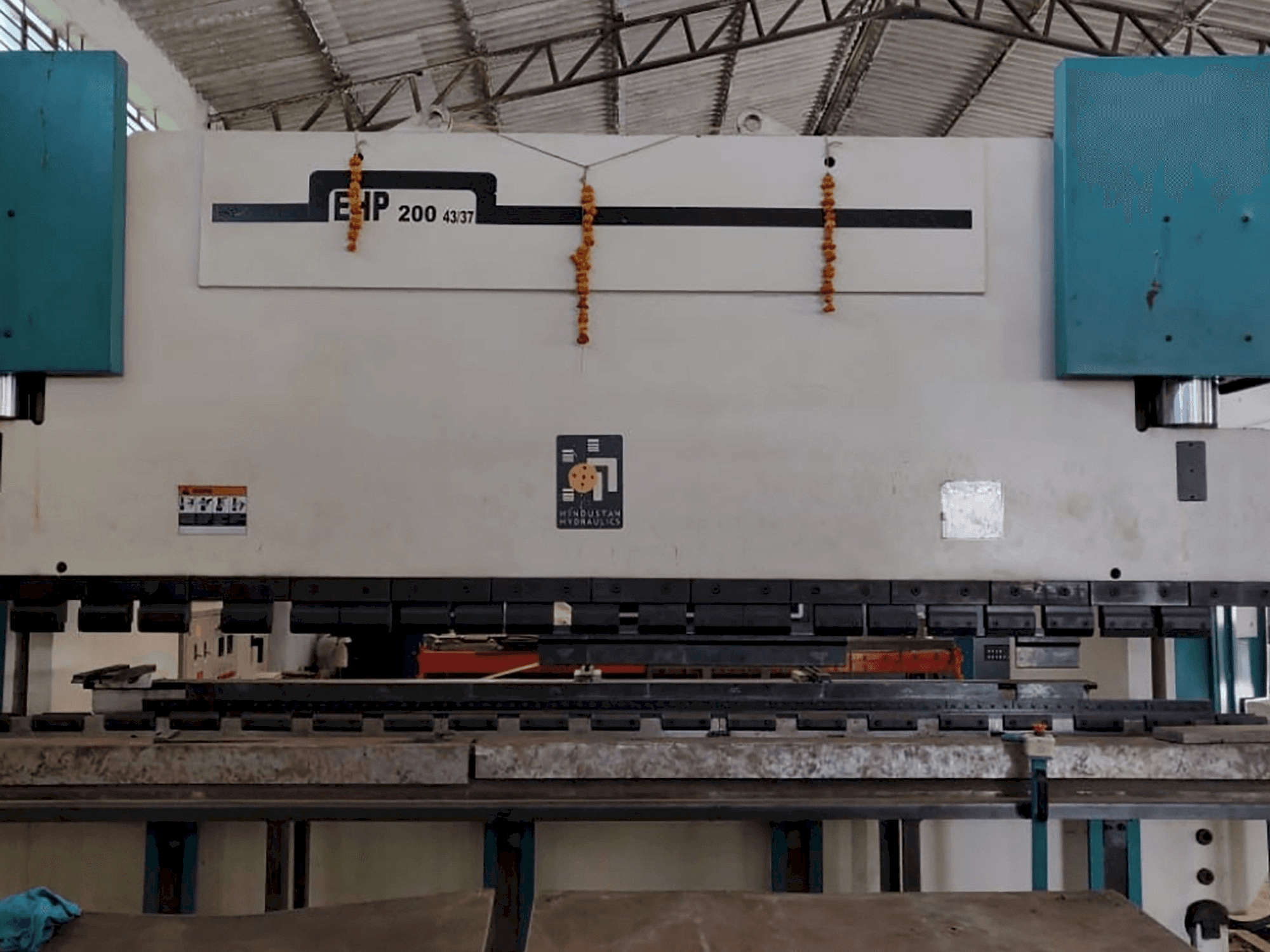 A Hindustan Hydraulics EHP 200 gép elölnézete