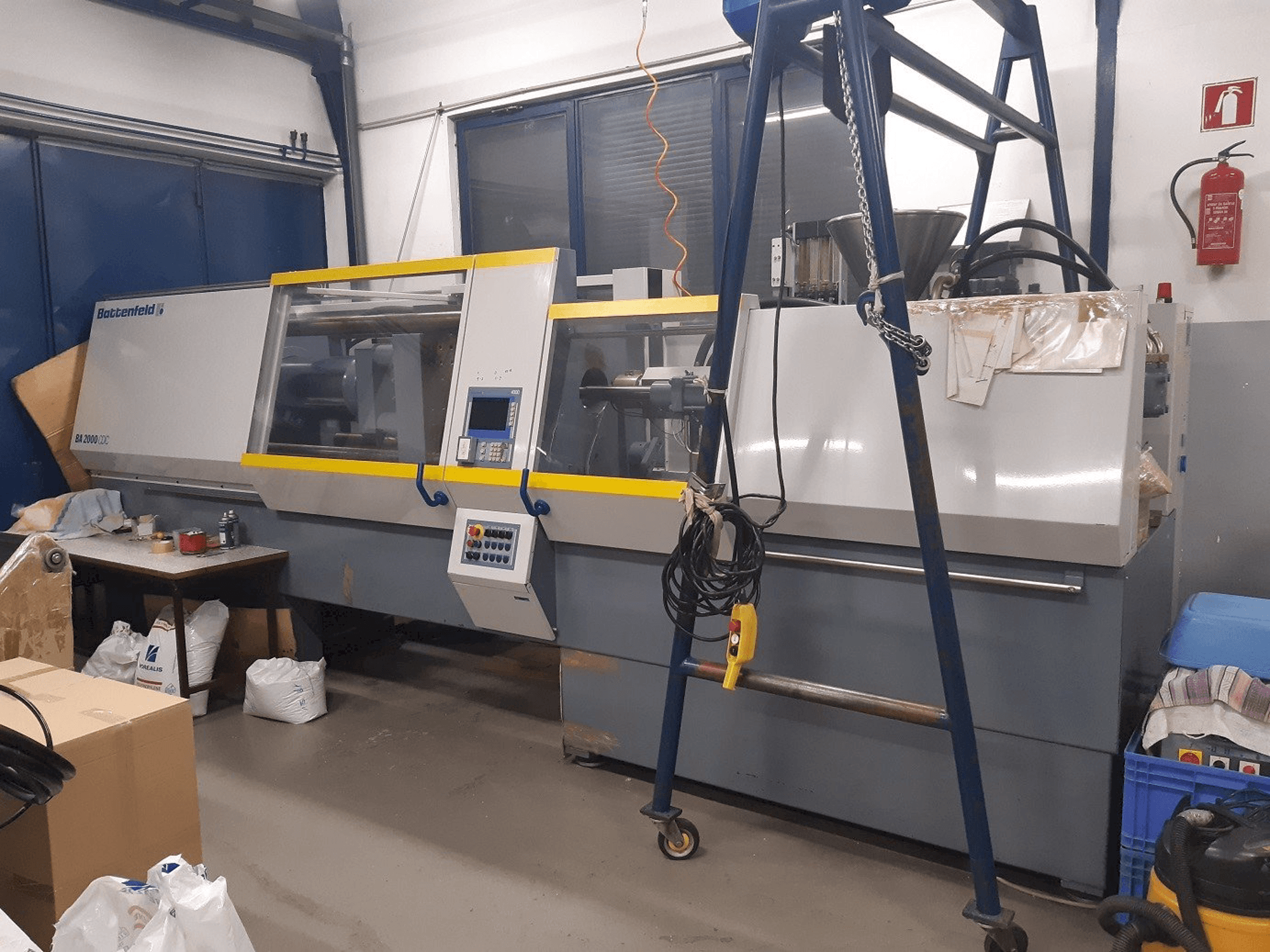 A Battenfeld BA 2000/1000 CDC gép elölnézete