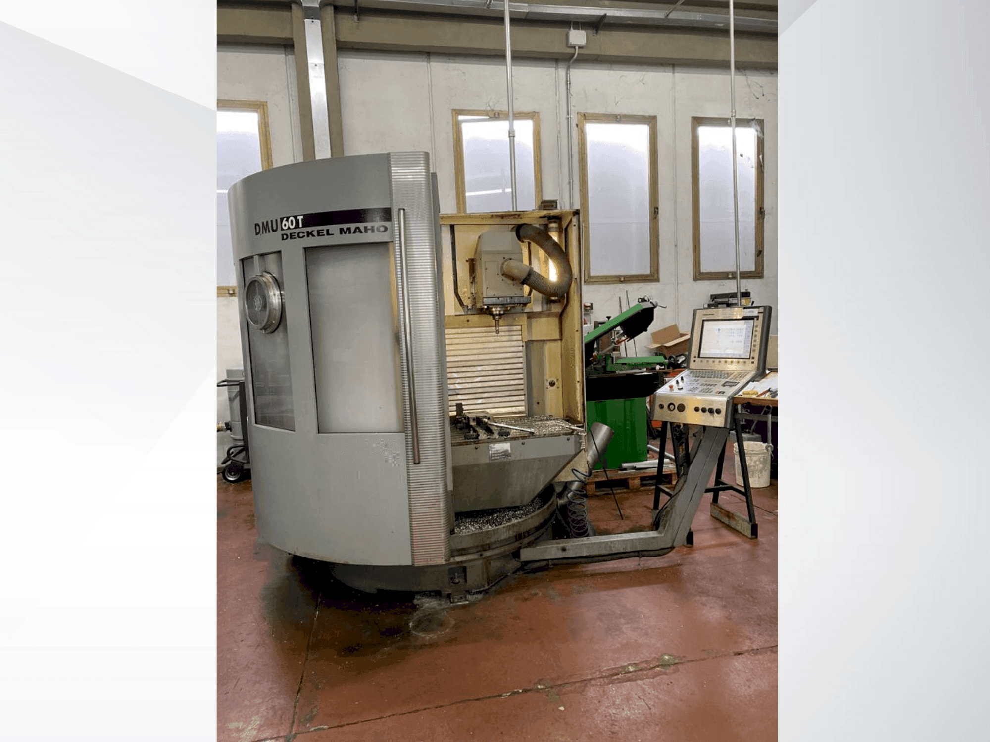 A DECKEL MAHO DMU 60T gép elölnézete