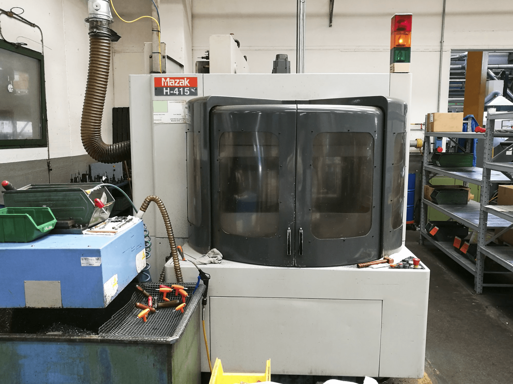 A Mazak H-415 gép elölnézete
