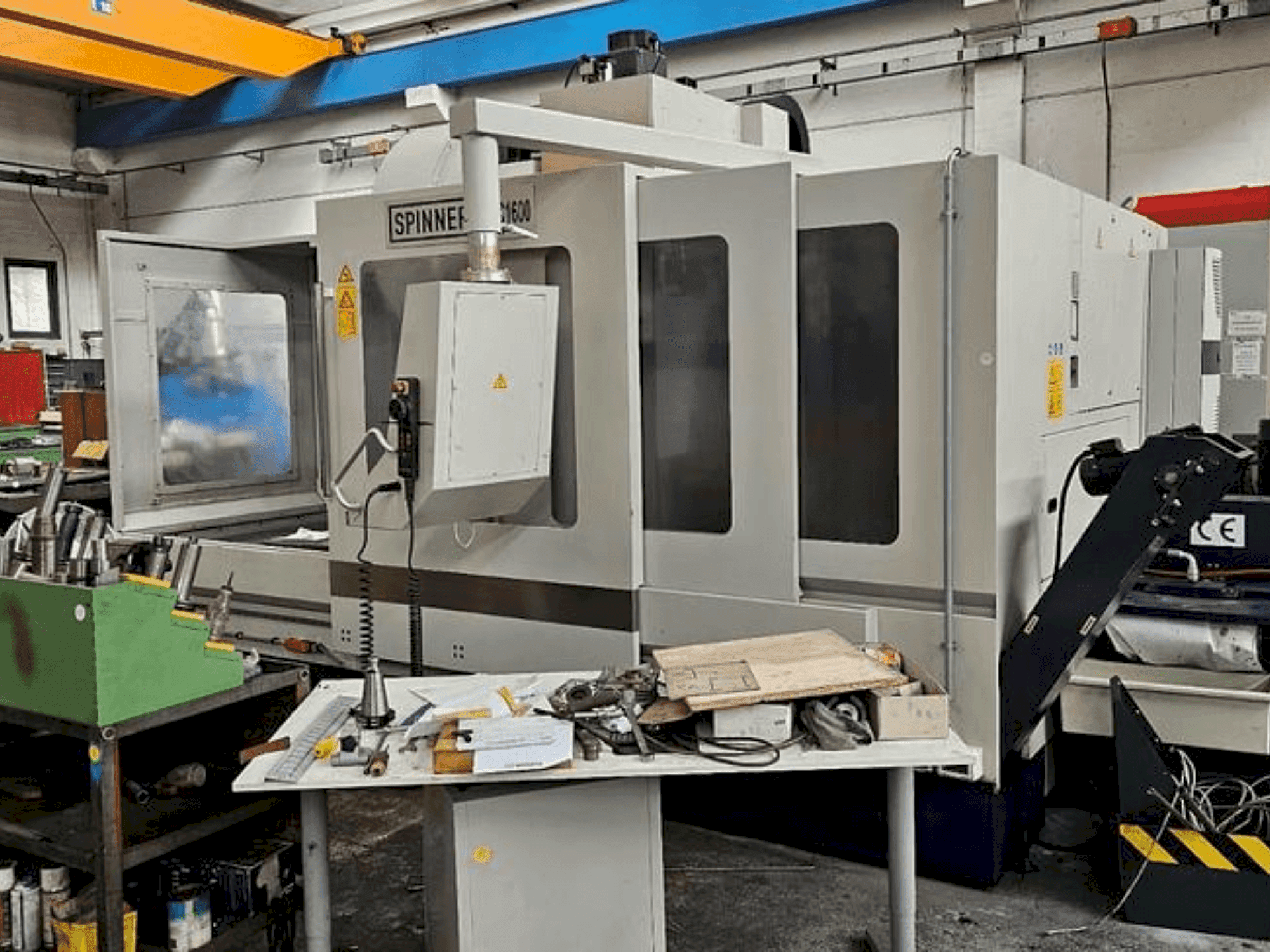 A SPINNER MVC 1600-N gép elölnézete