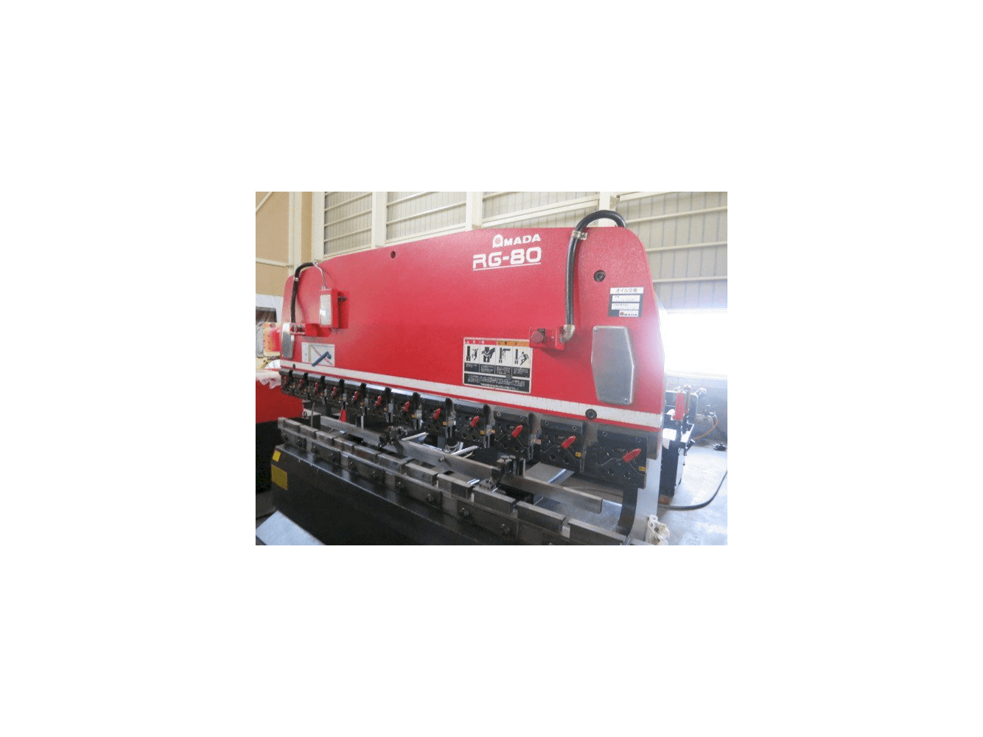 A AMADA RG-80 ABG gép elölnézete