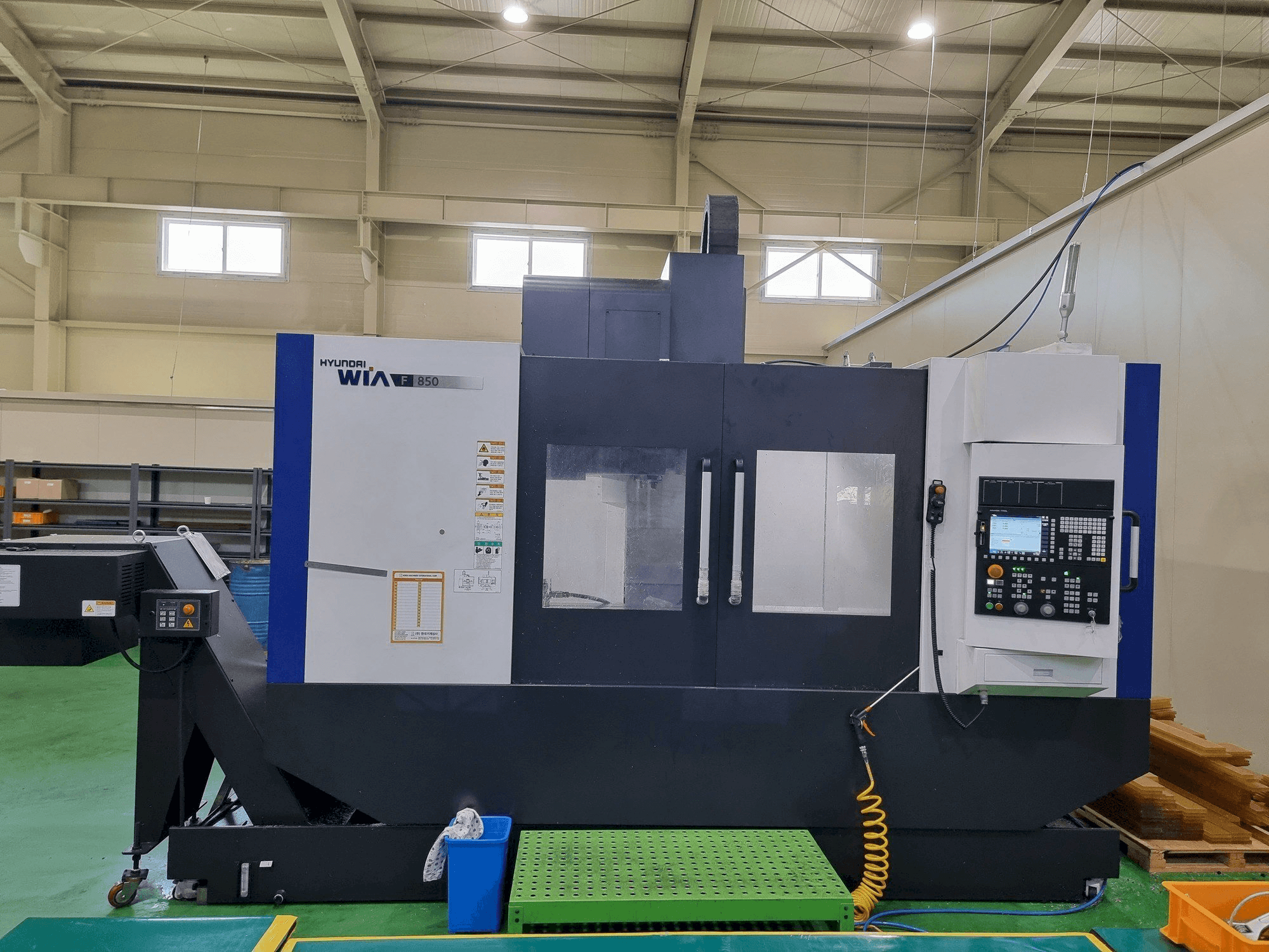 A Hyundai Wia F850 gép elölnézete