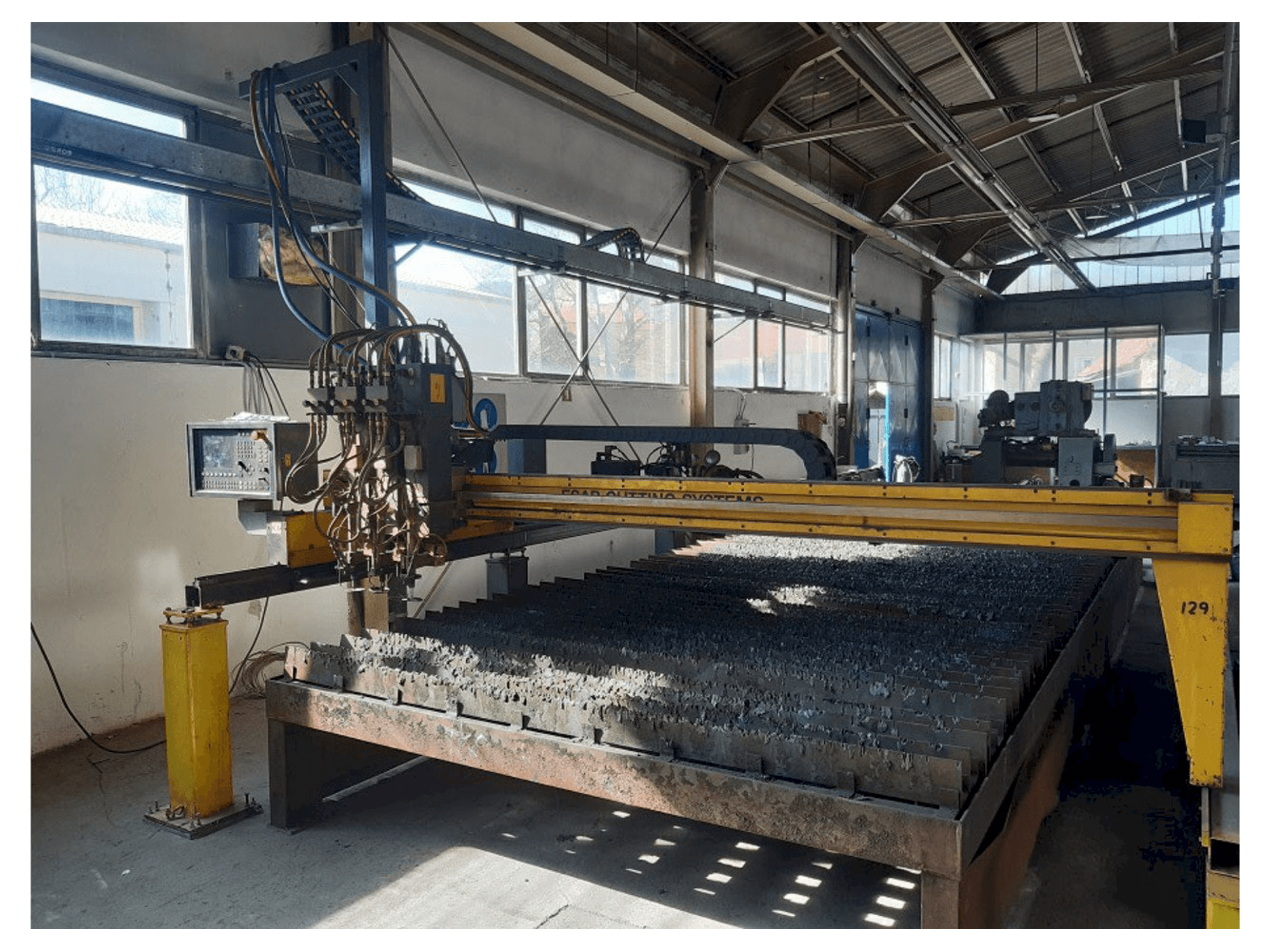 A ESAB CXC-P3500 gép elölnézete