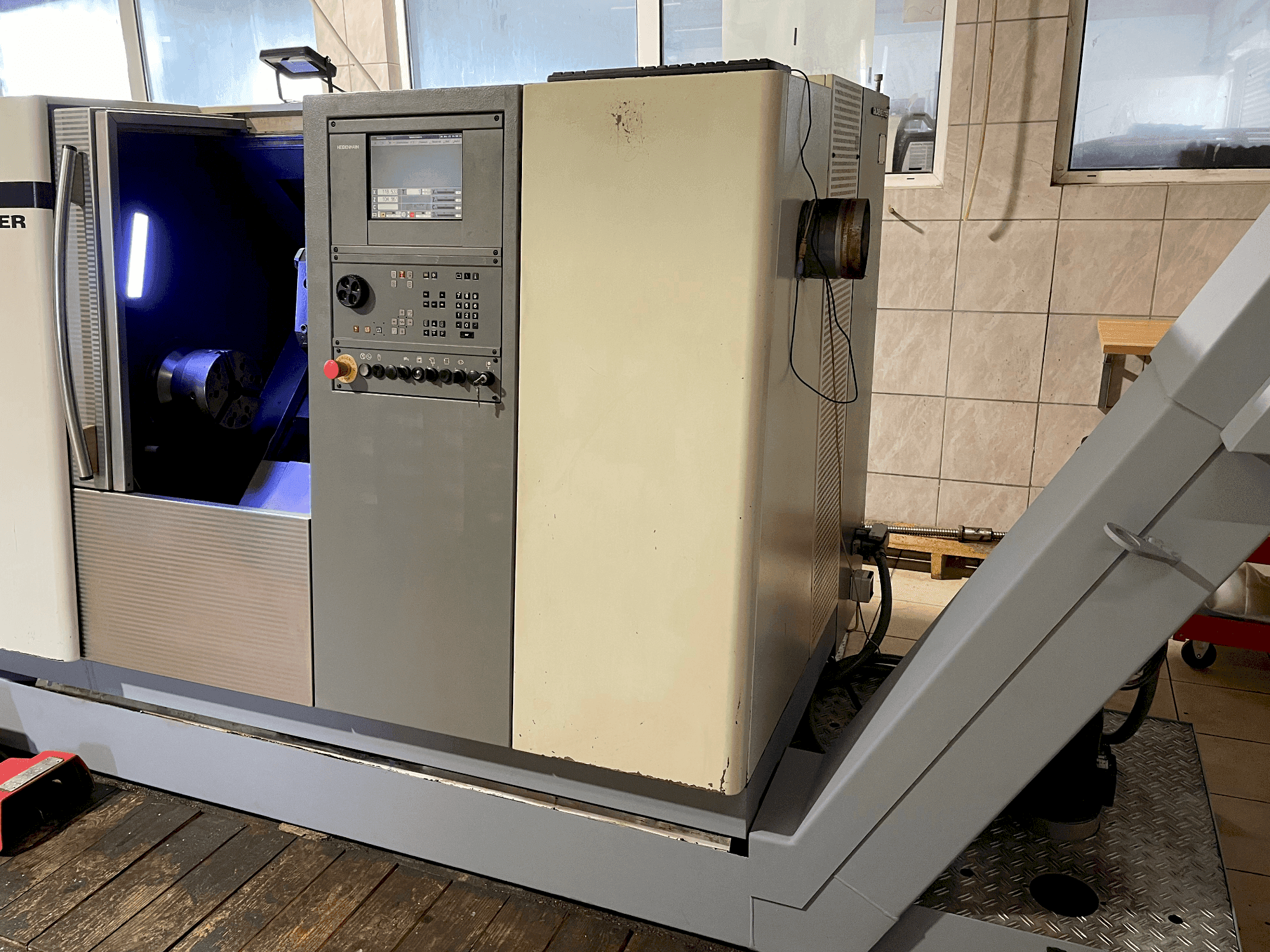 A Gildemeister CTX 310 V3 gép elölnézete