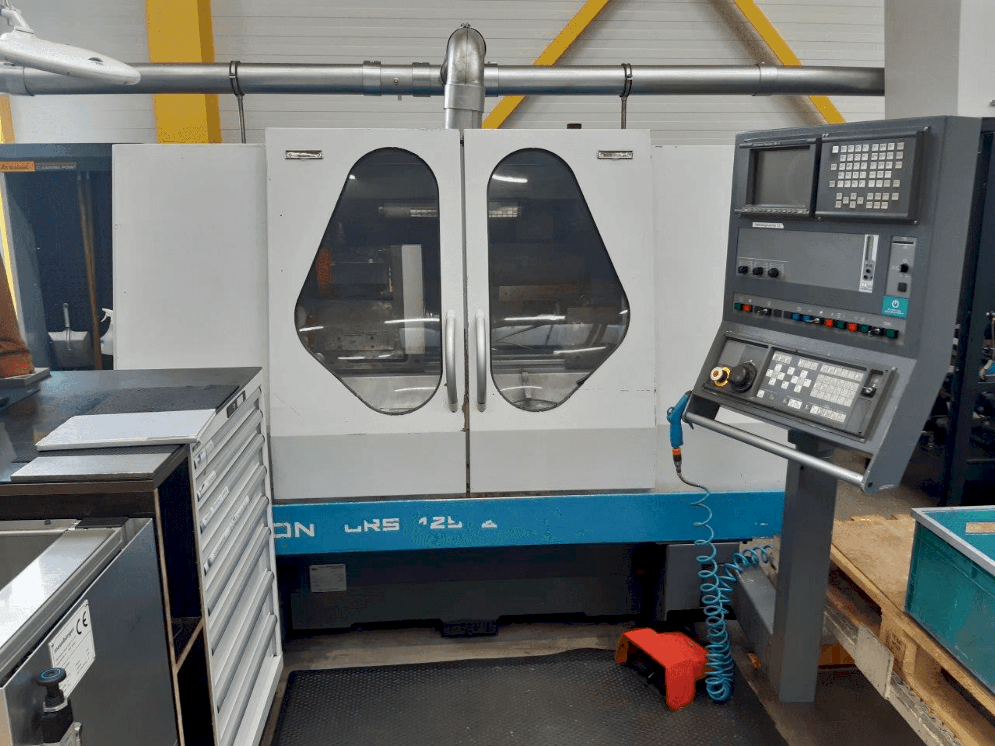 A KELLENBERGER Kel-Vision URS 125 gép elölnézete