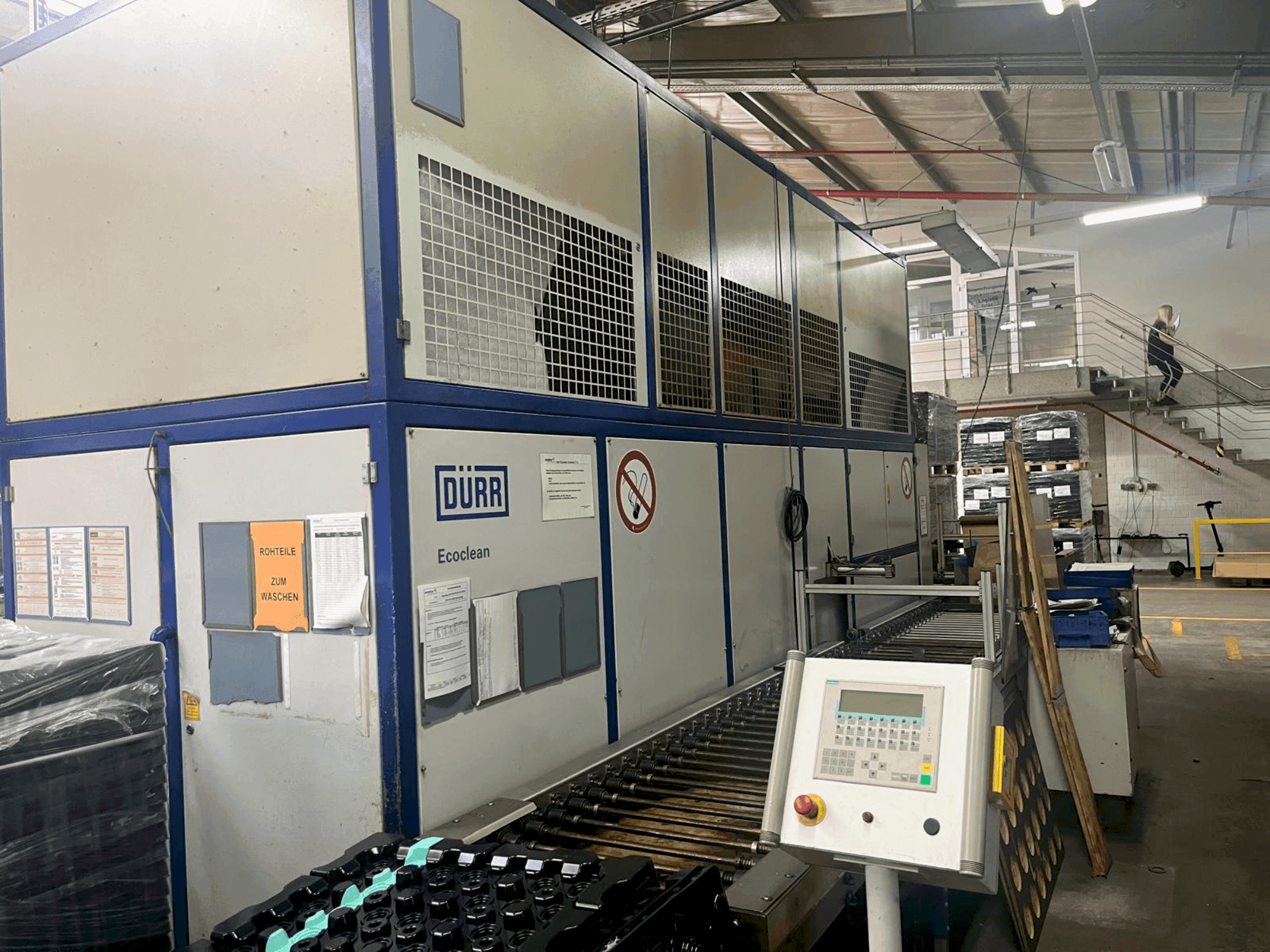 A DÜRR Universal 71C (2003) gép elölnézete