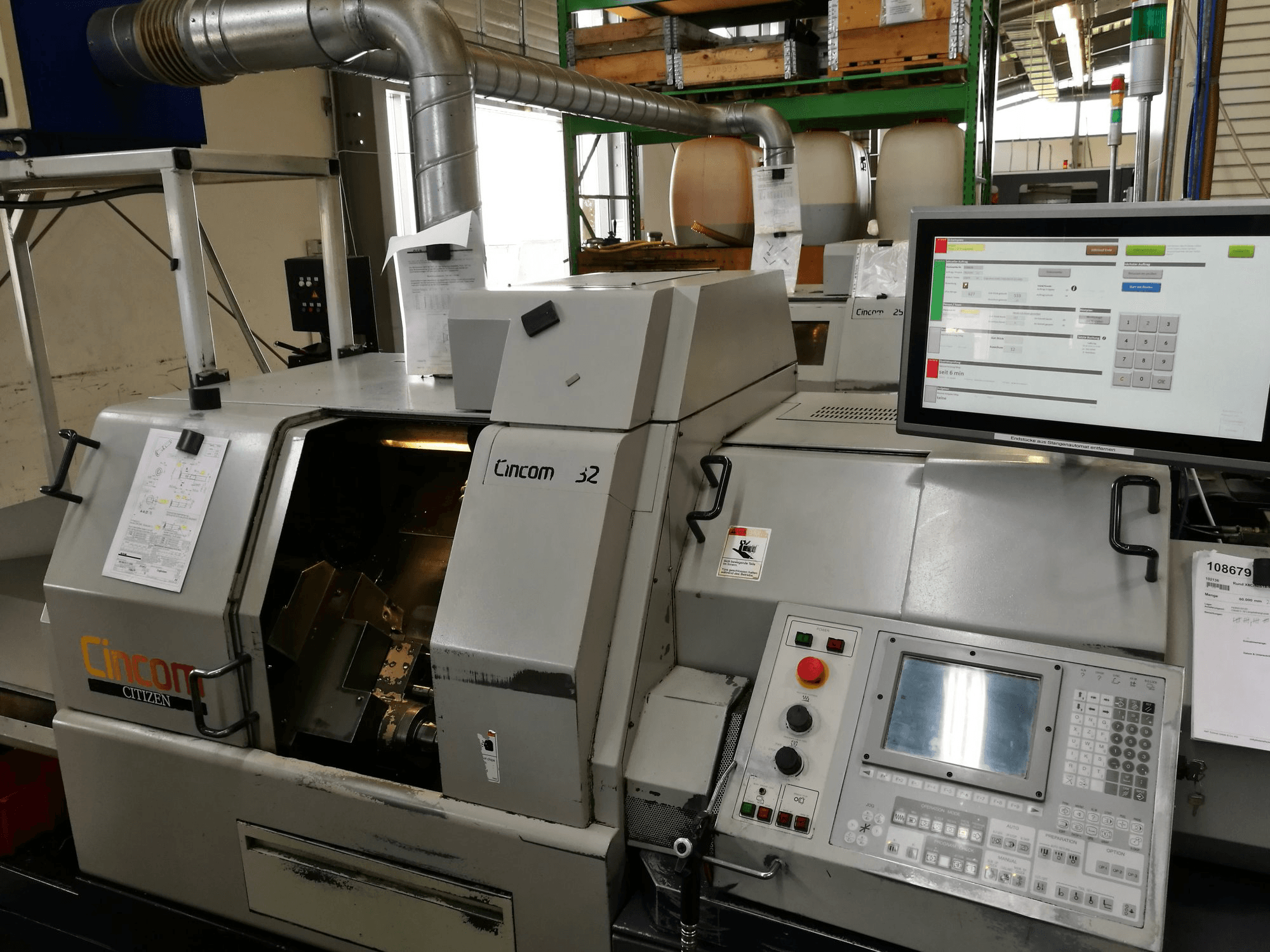 A CITIZEN CINCOM L32 gép elölnézete