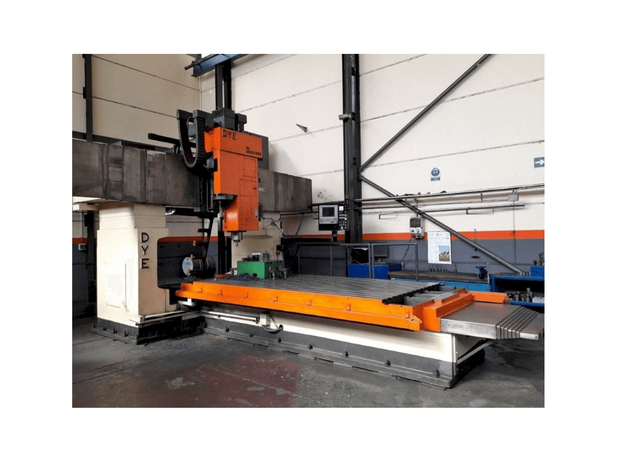 A DYE FB-3600 gép elölnézete