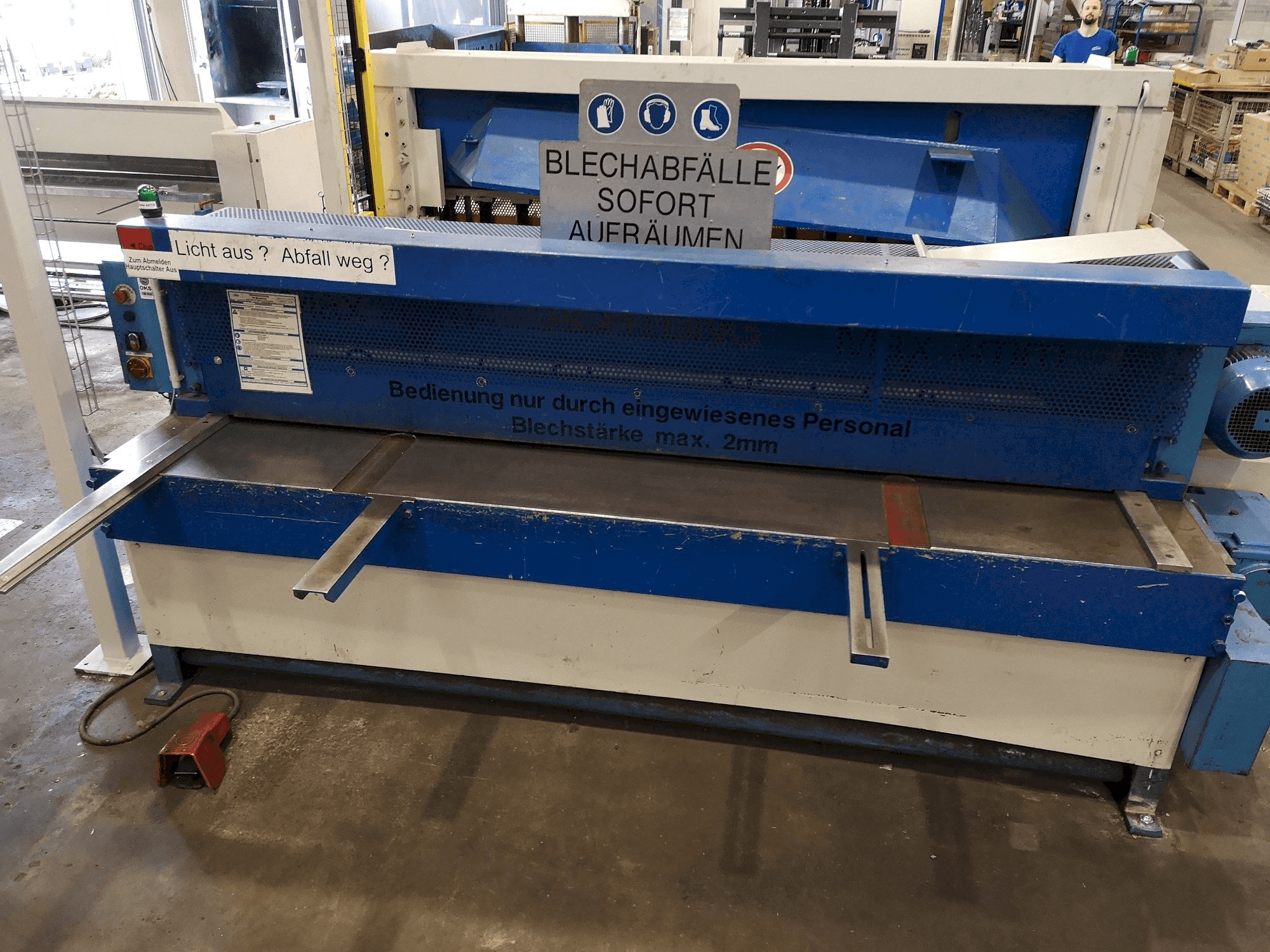 A KNUTH KMT 2500/3 gép elölnézete