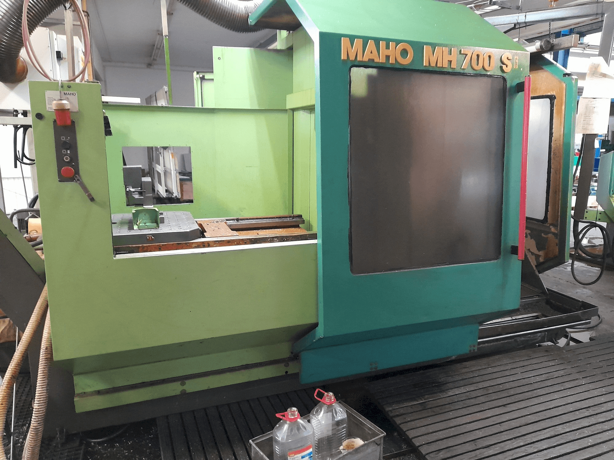 A MAHO MH 700 S gép oldalnézete