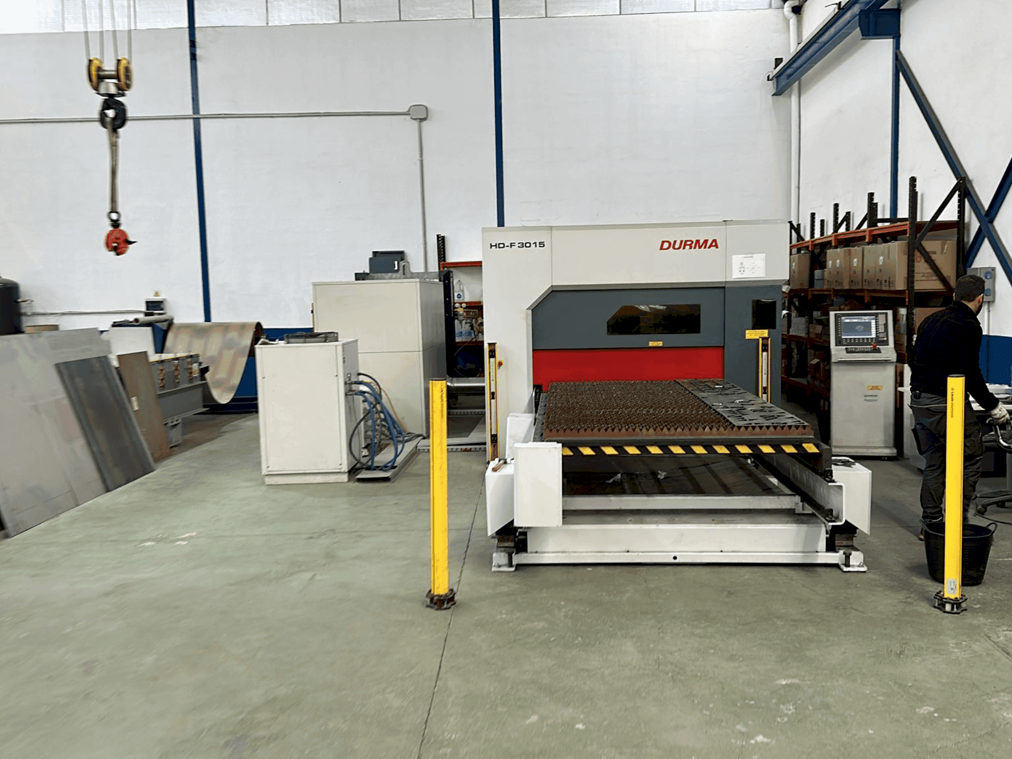 A Durma HD-F 3015 gép elölnézete