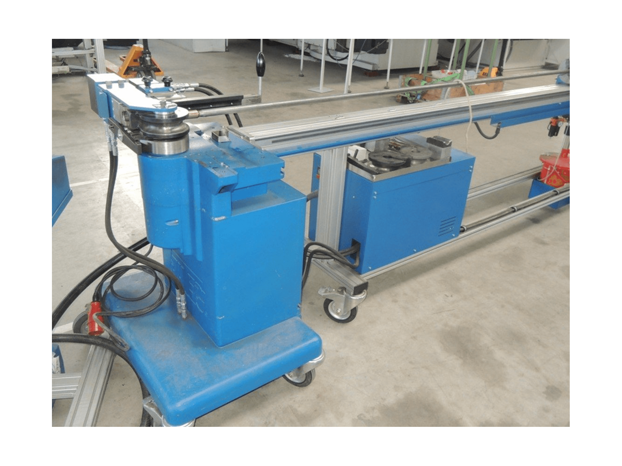 A JUTEC 5030 gép elölnézete