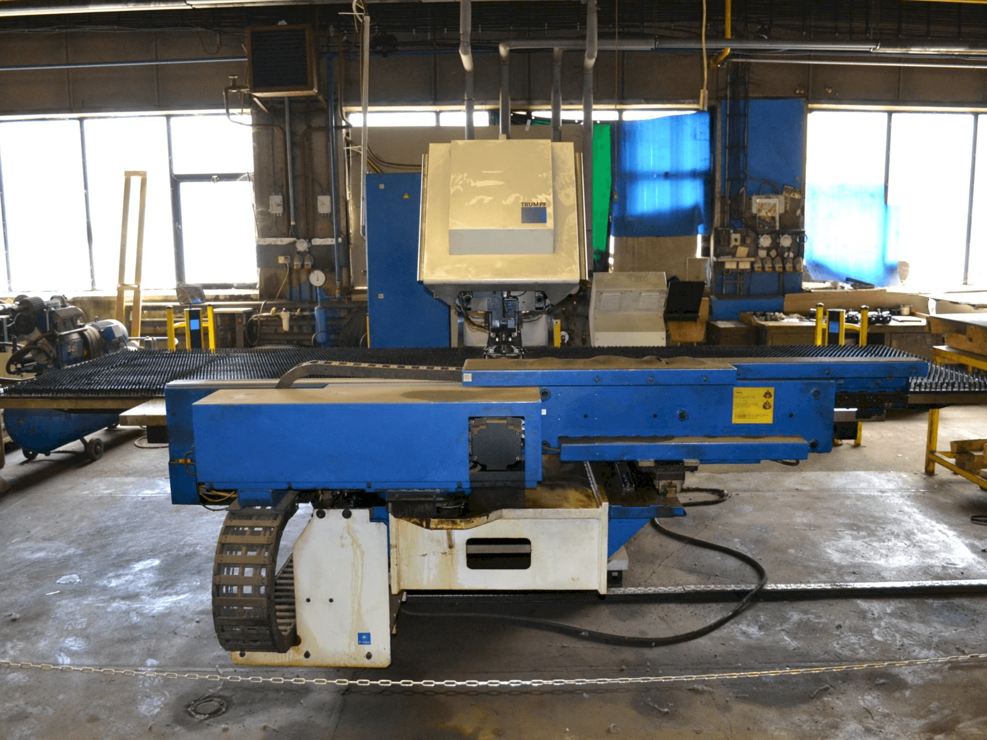 A Trumpf Trumatic 2000R gép elölnézete