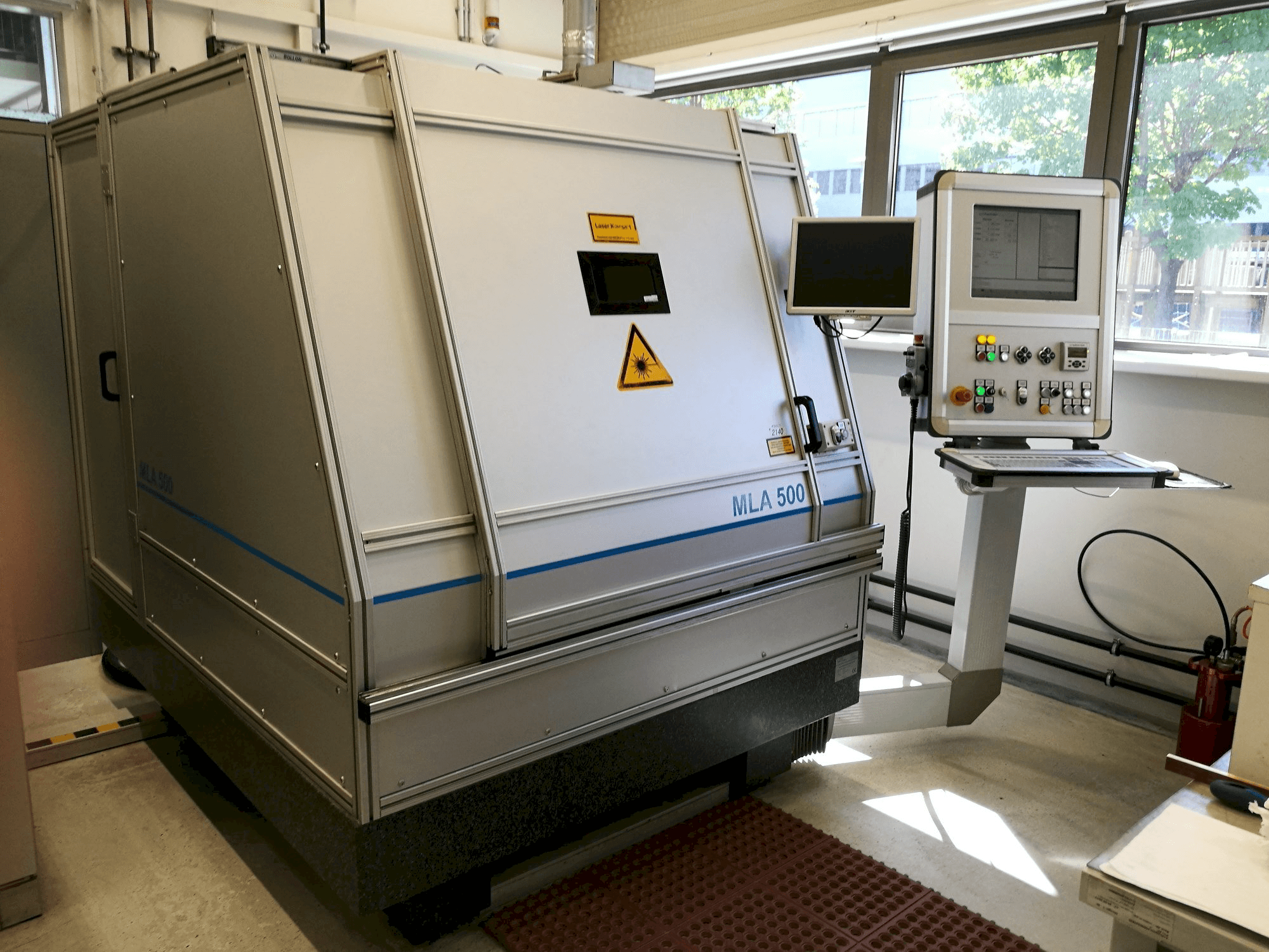 A LLT APPLIKATION MLA 500 gép elölnézete