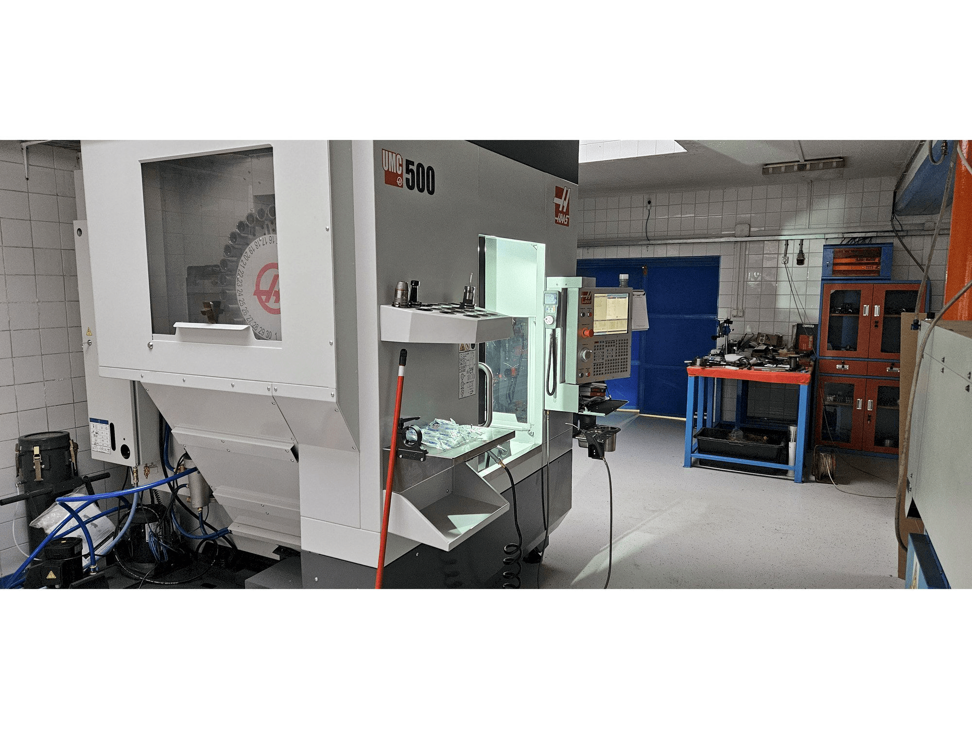 A HAAS UMC-500 gép elölnézete