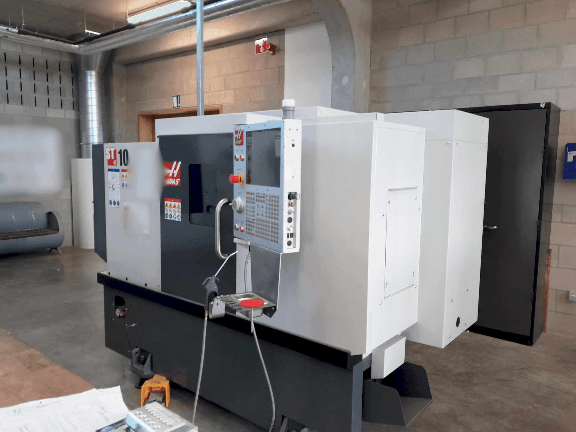 A HAAS ST-10 gép elölnézete