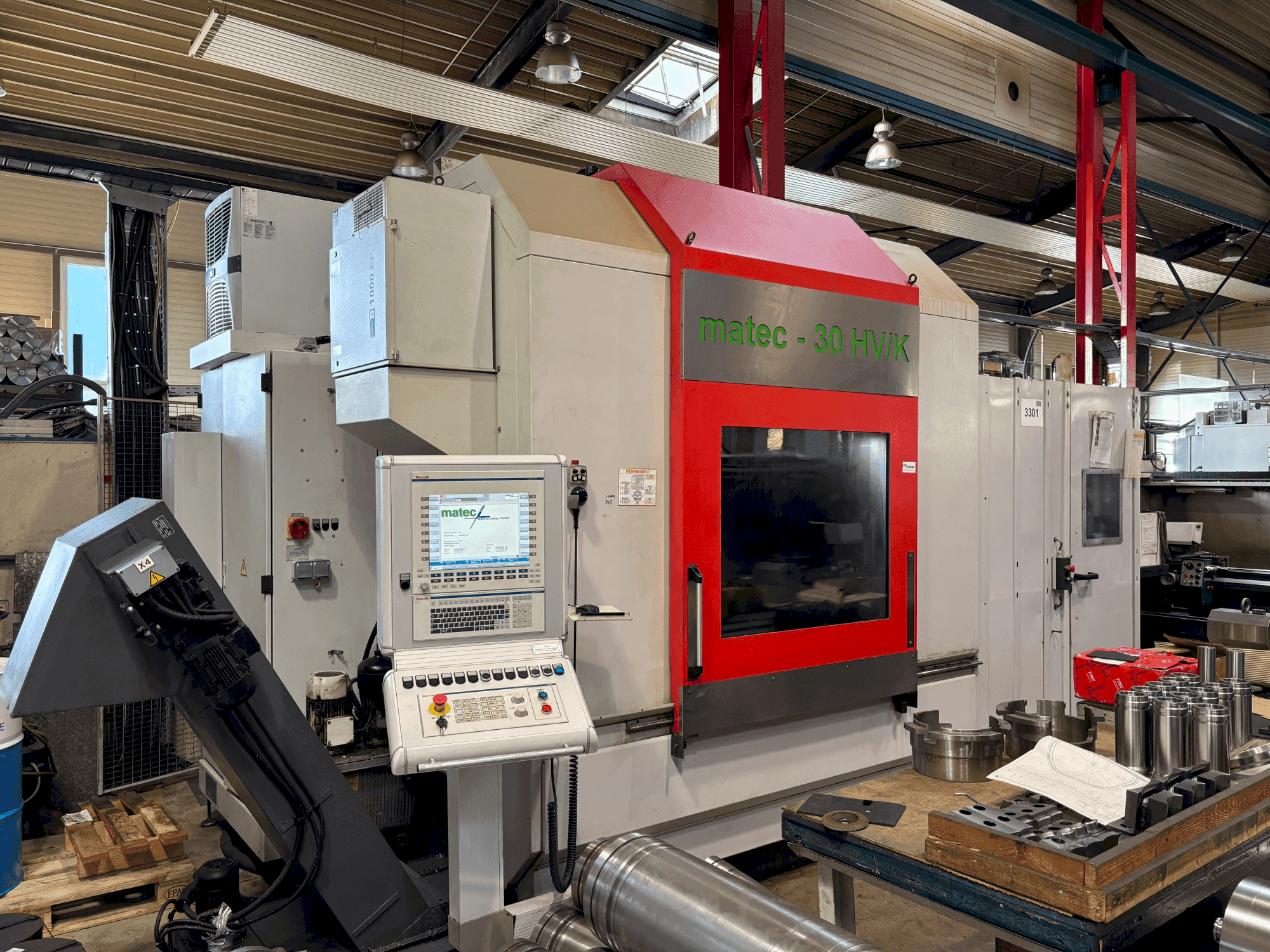 A Matec MATEC 30 HV/K gép elölnézete