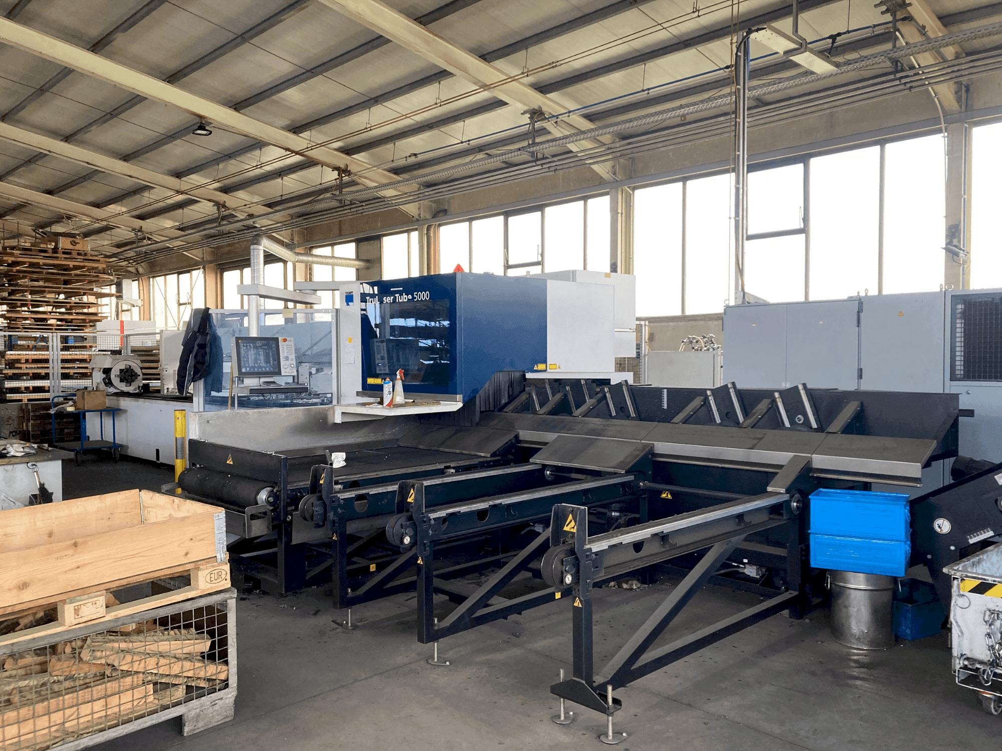 A TRUMPF TruLaser Tube 5000 gép elölnézete