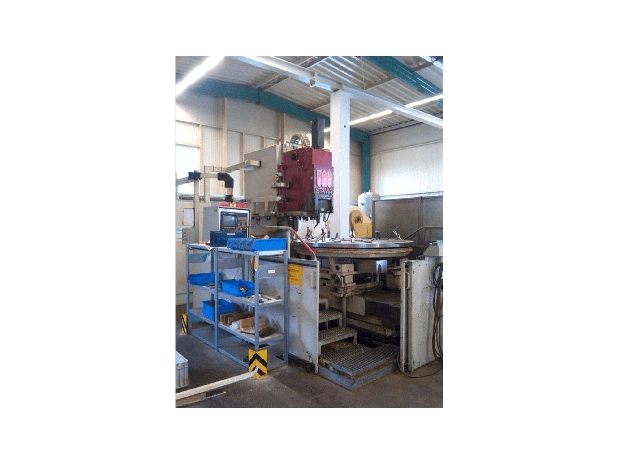 A STAMA MC 430- GÜ gép elölnézete