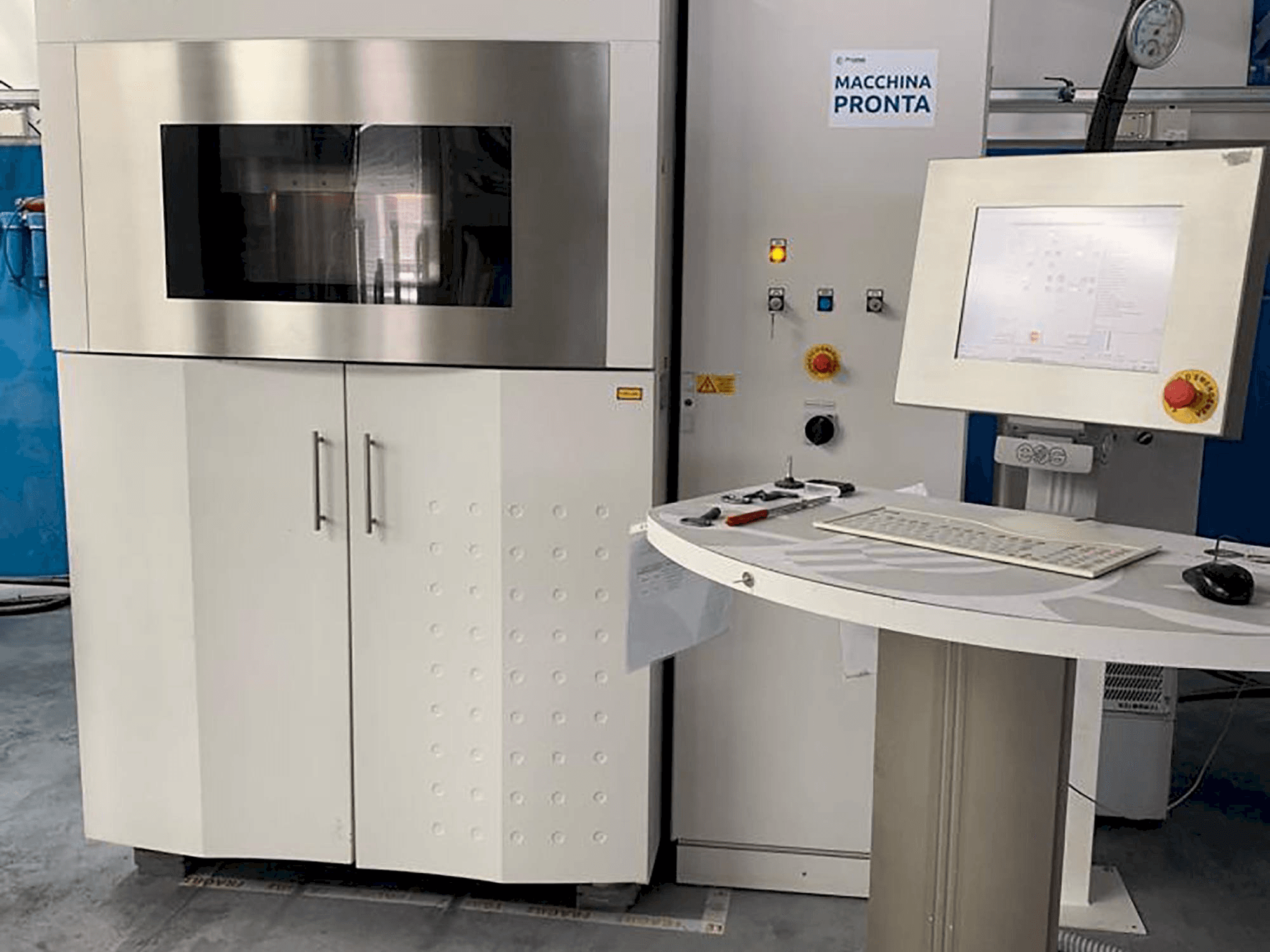 A EOS Eosint P395 gép elölnézete