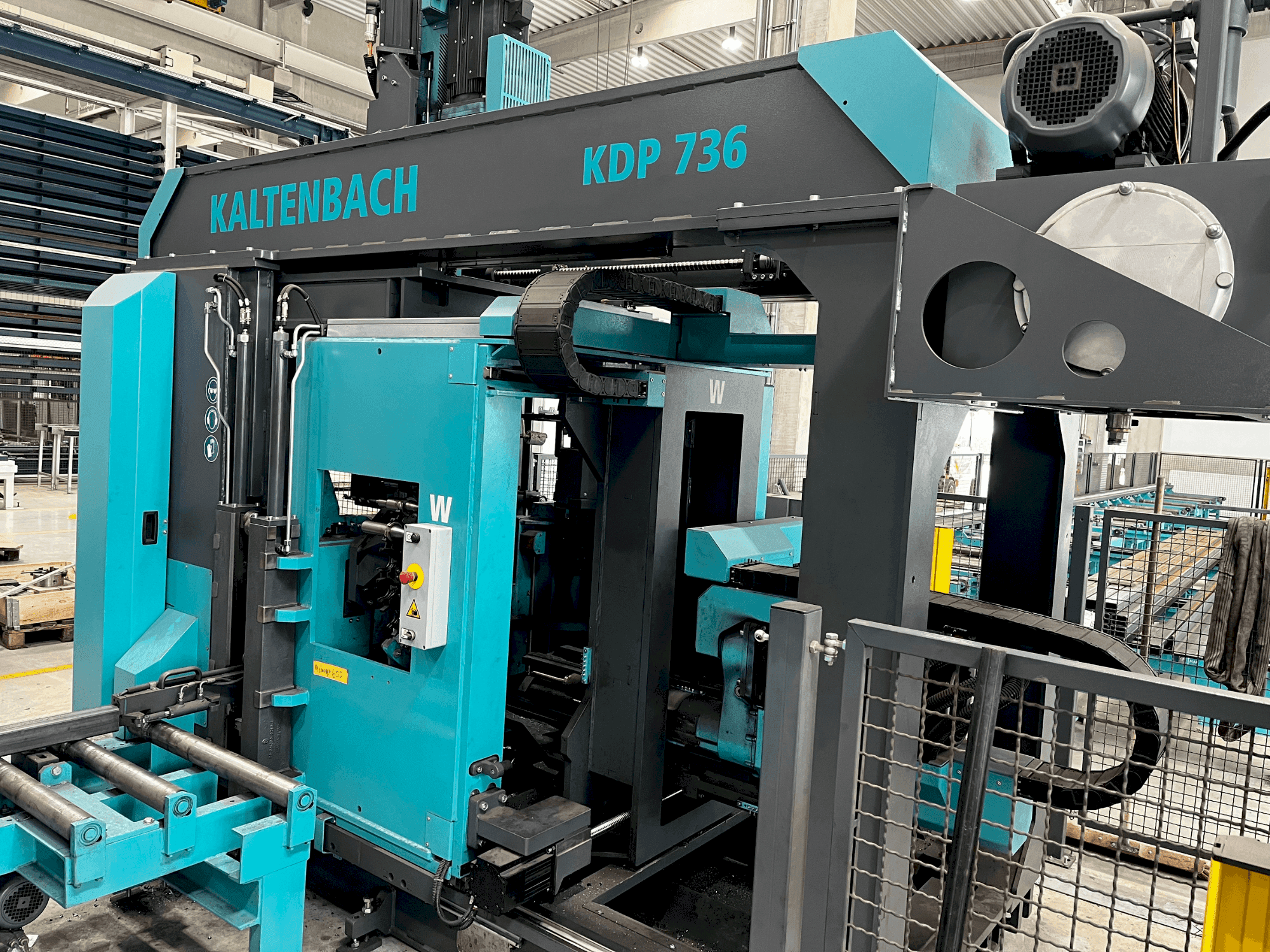 A KALTENBACH KBS 761/ KDP 736 gép elölnézete