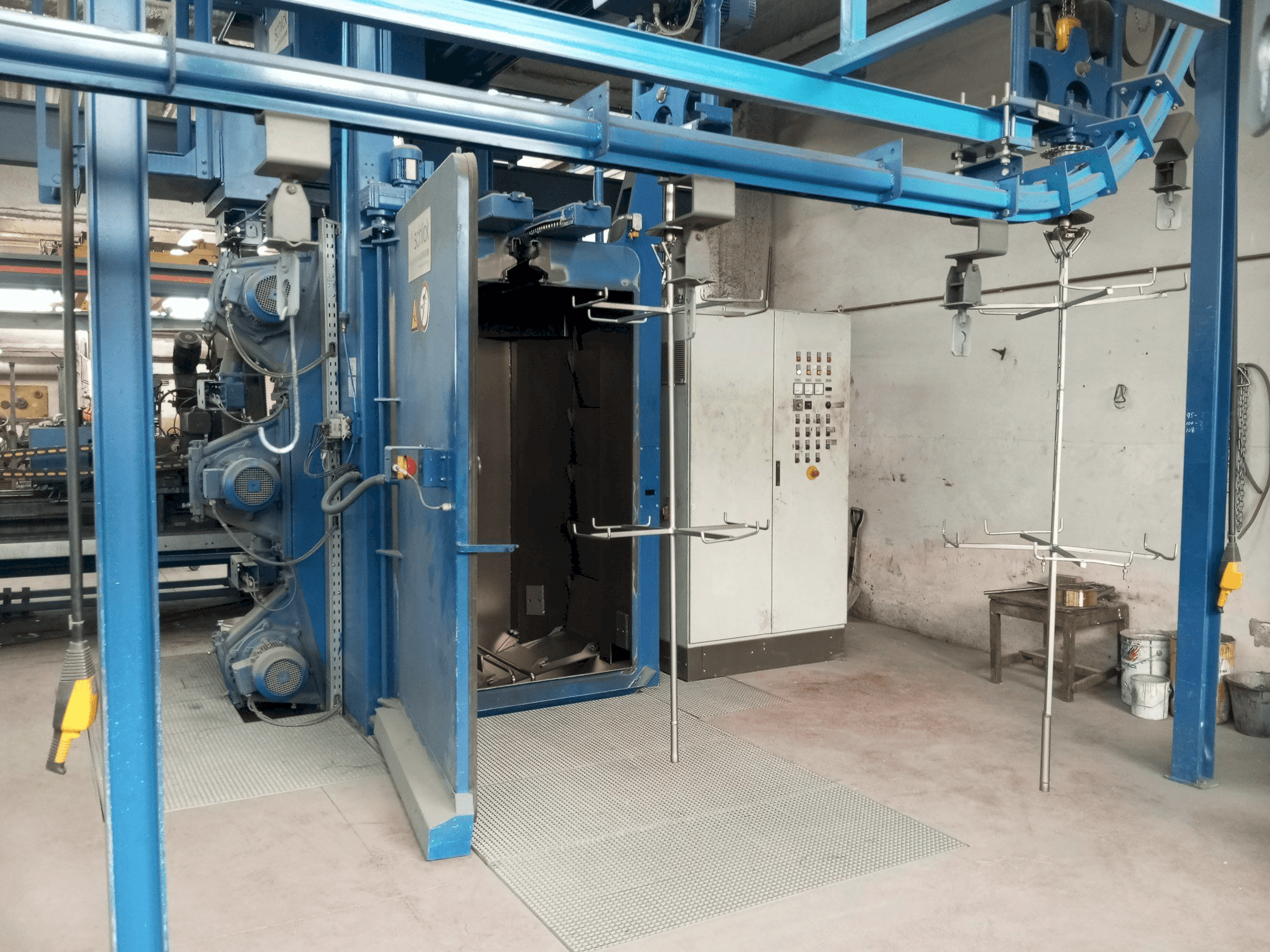 A WHEELABRATOR SCHLICK HB 12/20 gép elölnézete