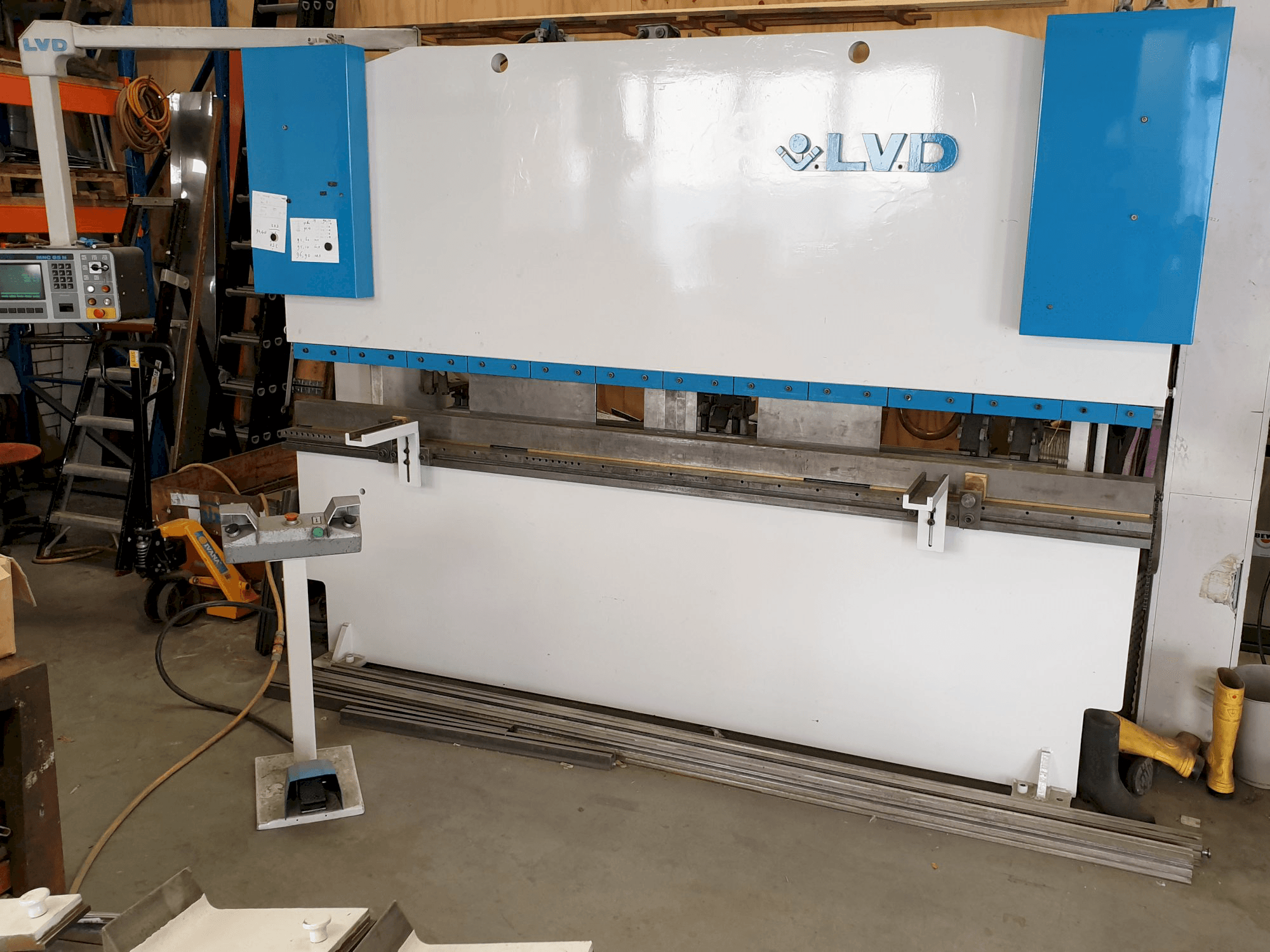 A LVD PPI 135/30 gép jobb nézete