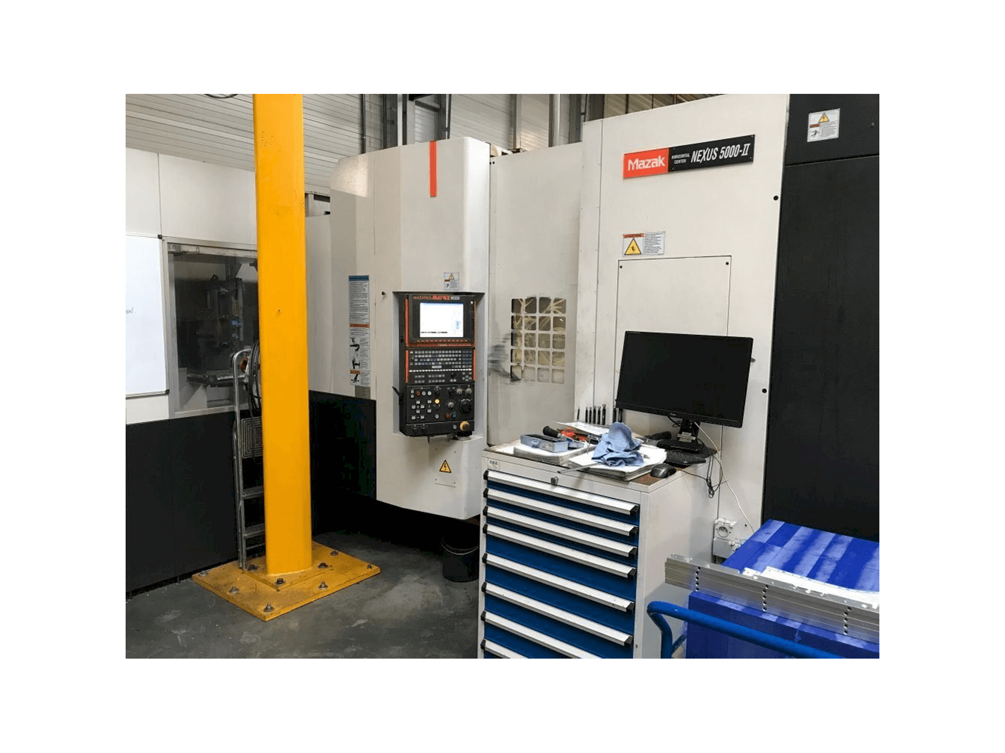 A Mazak Nexus 5000-II gép elölnézete