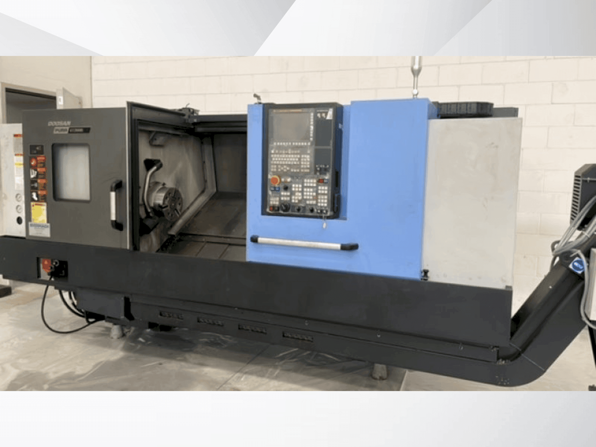A DOOSAN PUMA GT 2600L gép elölnézete